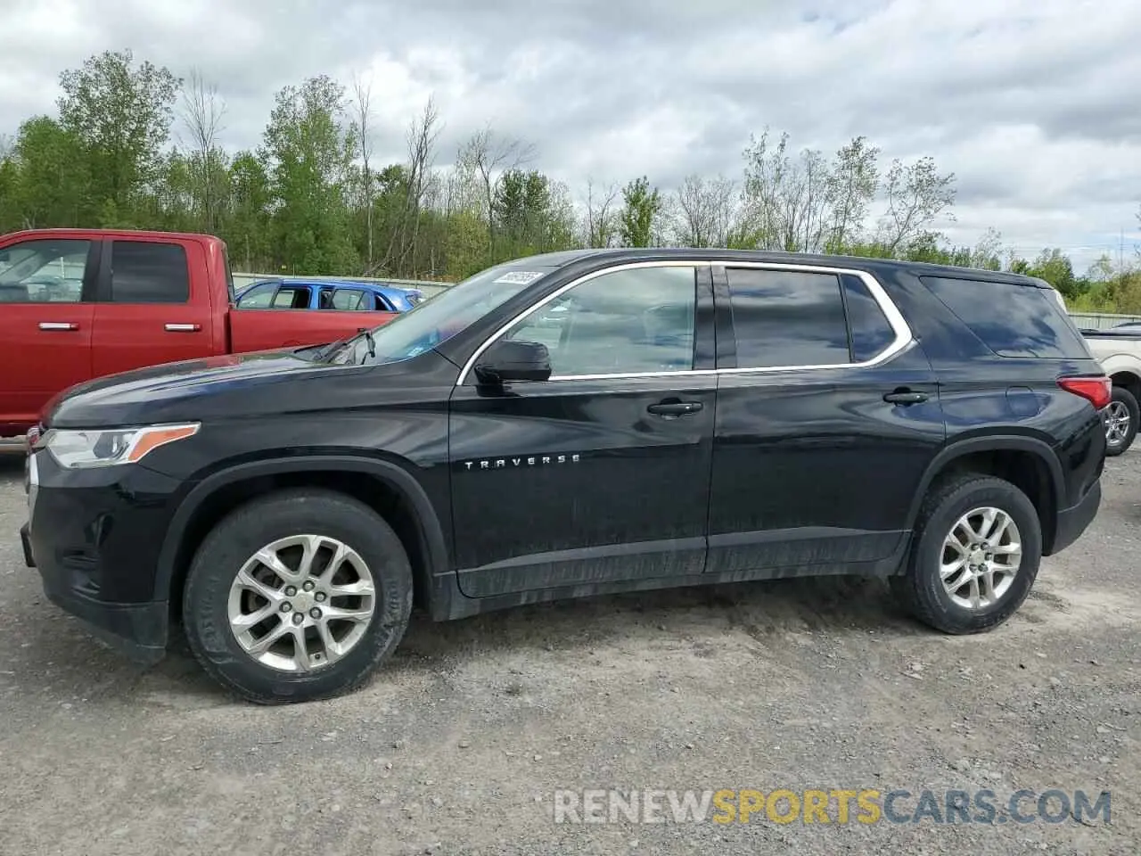 1 Photograph of a damaged car 1GNEVFKW8LJ123370 CHEVROLET TRAVERSE 2020