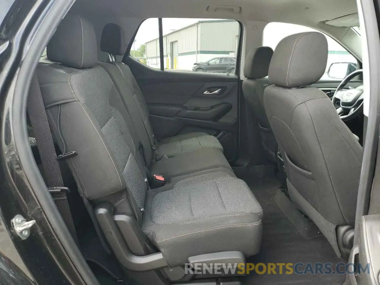 11 Photograph of a damaged car 1GNEVFKW8LJ123370 CHEVROLET TRAVERSE 2020