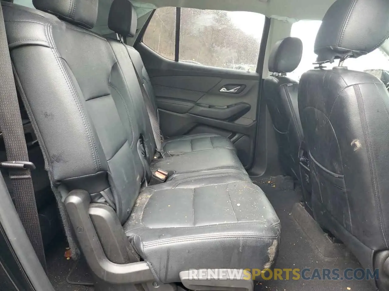 11 Photograph of a damaged car 1GNEVFKW9LJ100048 CHEVROLET TRAVERSE 2020