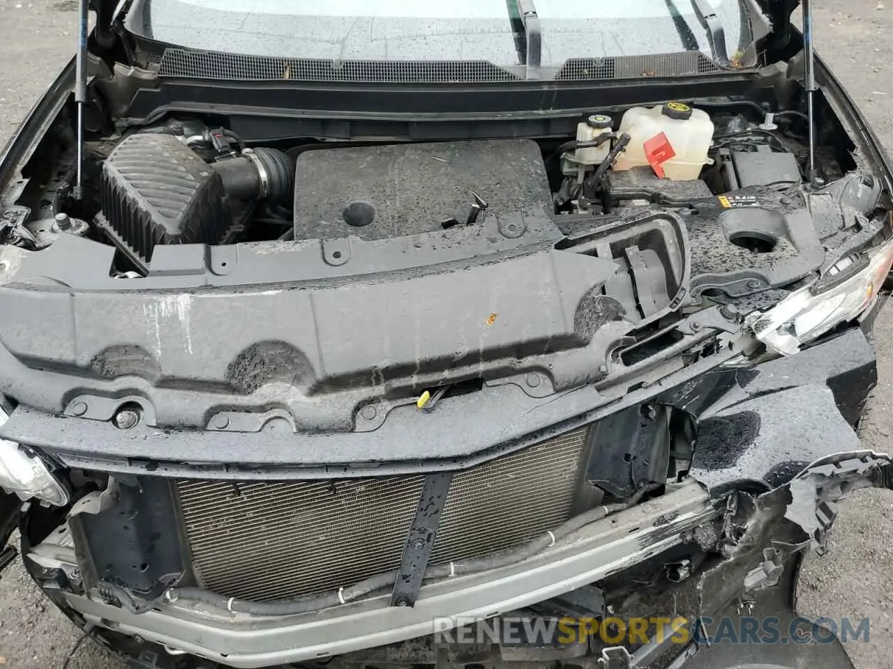13 Photograph of a damaged car 1GNEVFKW9LJ100048 CHEVROLET TRAVERSE 2020