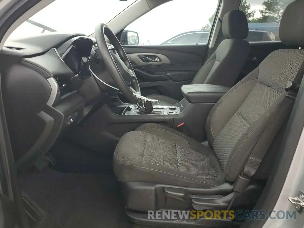 7 Photograph of a damaged car 1GNEVFKW9LJ224370 CHEVROLET TRAVERSE 2020