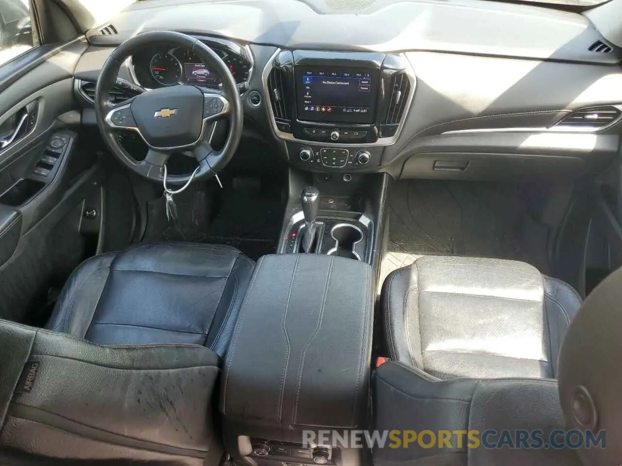 8 Photograph of a damaged car 1GNEVGKW0LJ100638 CHEVROLET TRAVERSE 2020