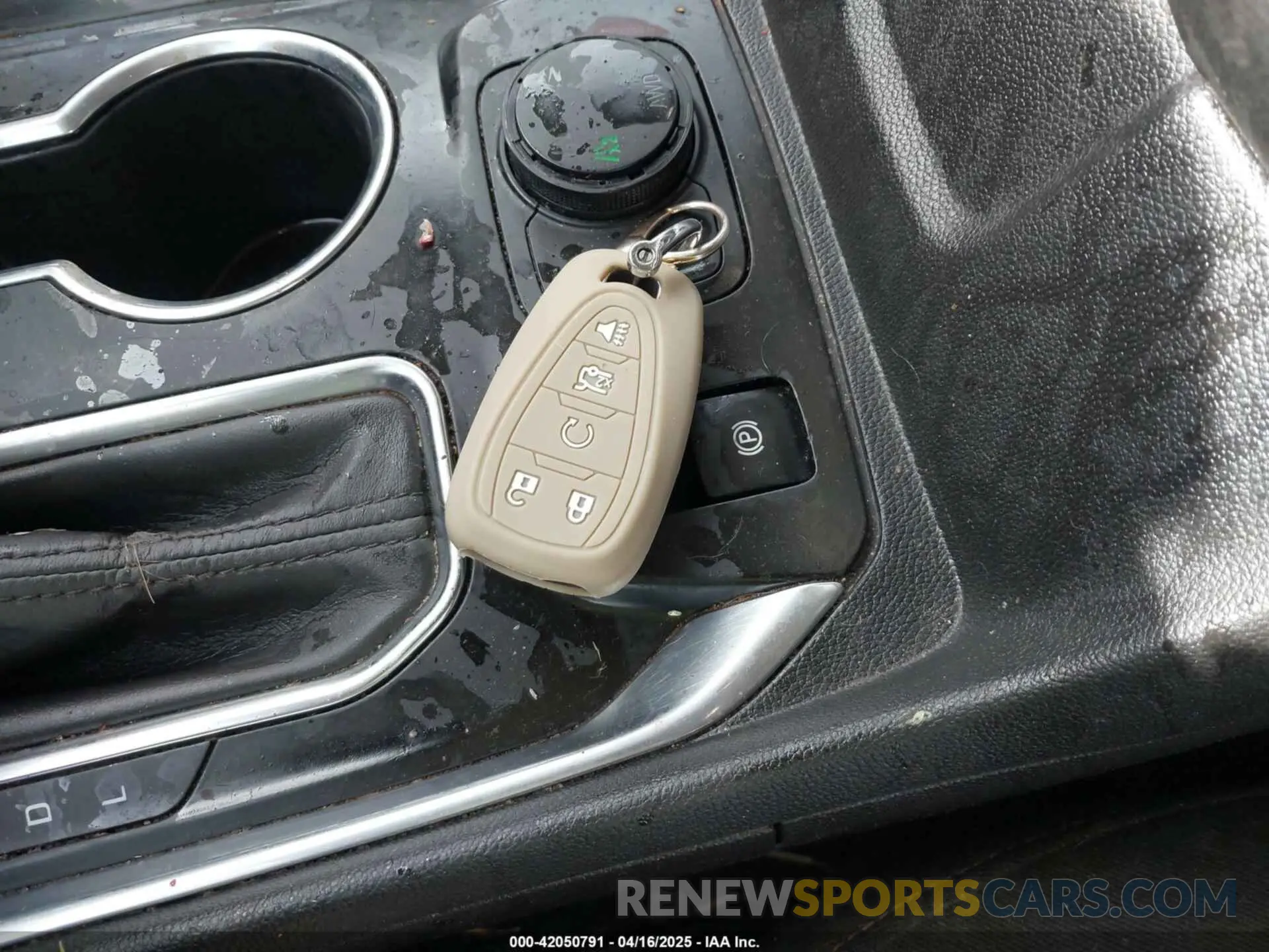 11 Фотография поврежденного автомобиля 1GNEVGKW0LJ156045 CHEVROLET TRAVERSE 2020