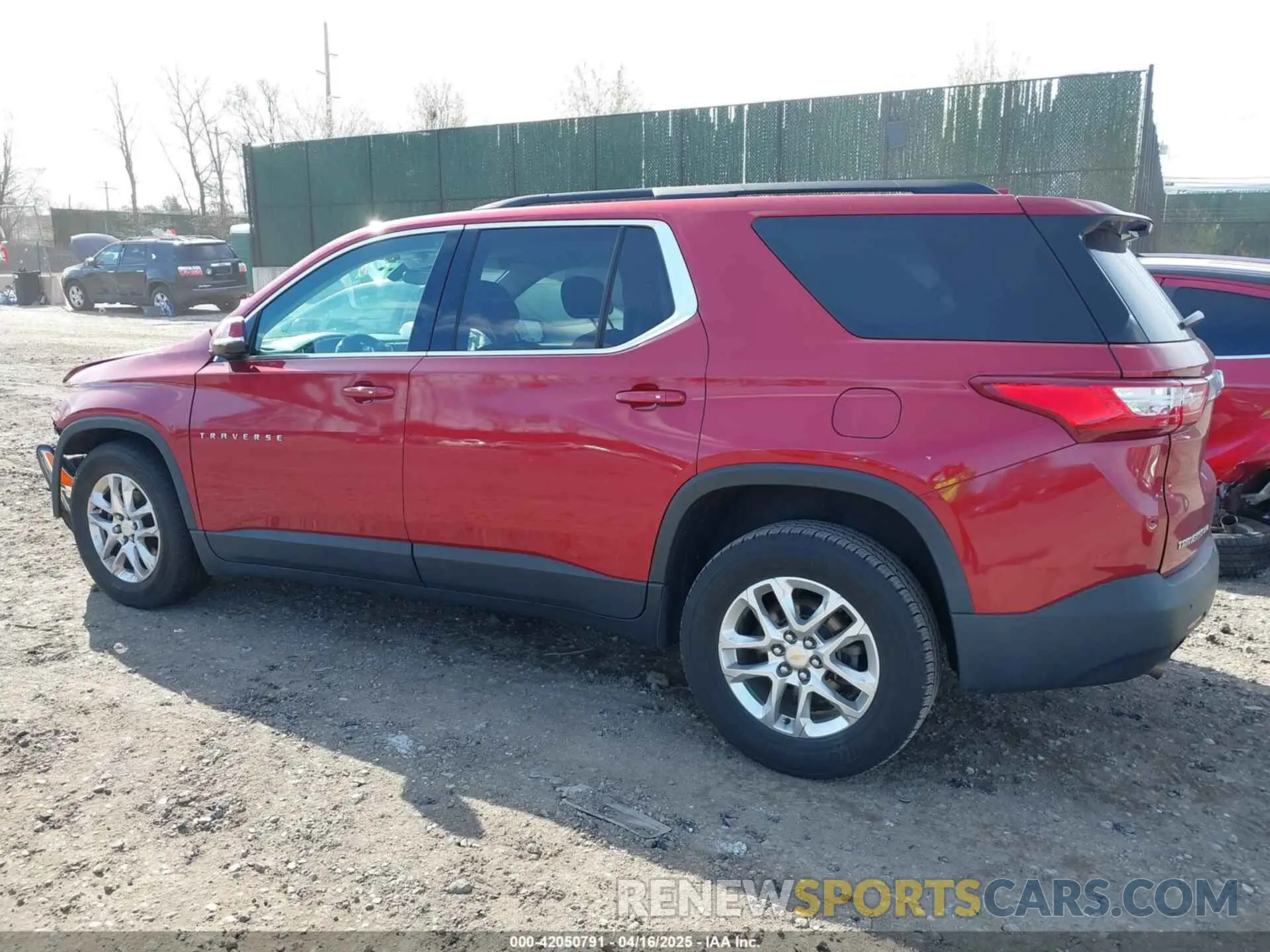 3 Фотография поврежденного автомобиля 1GNEVGKW0LJ156045 CHEVROLET TRAVERSE 2020