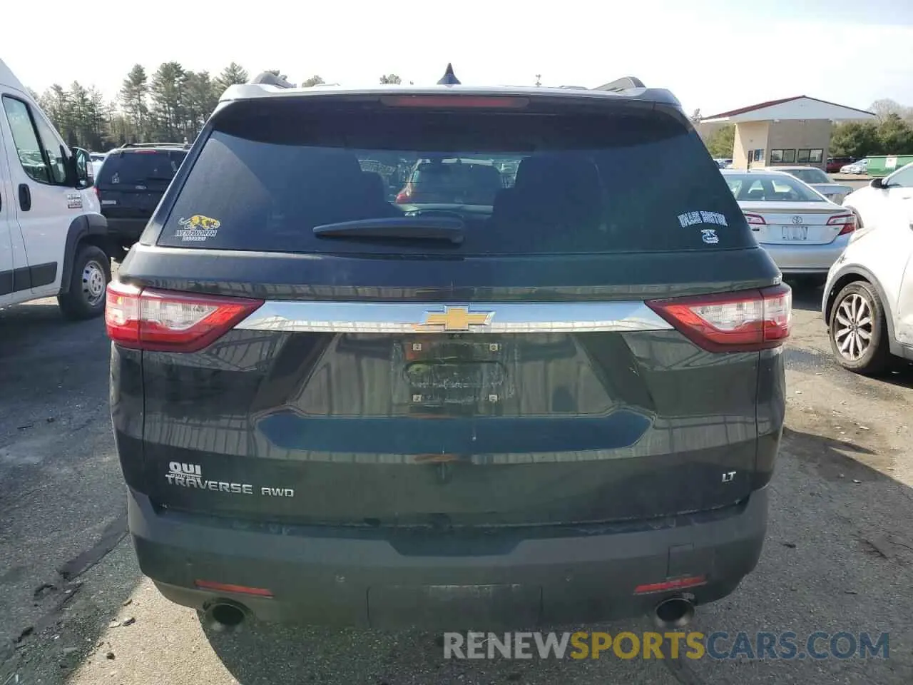6 Photograph of a damaged car 1GNEVGKW0LJ281837 CHEVROLET TRAVERSE 2020