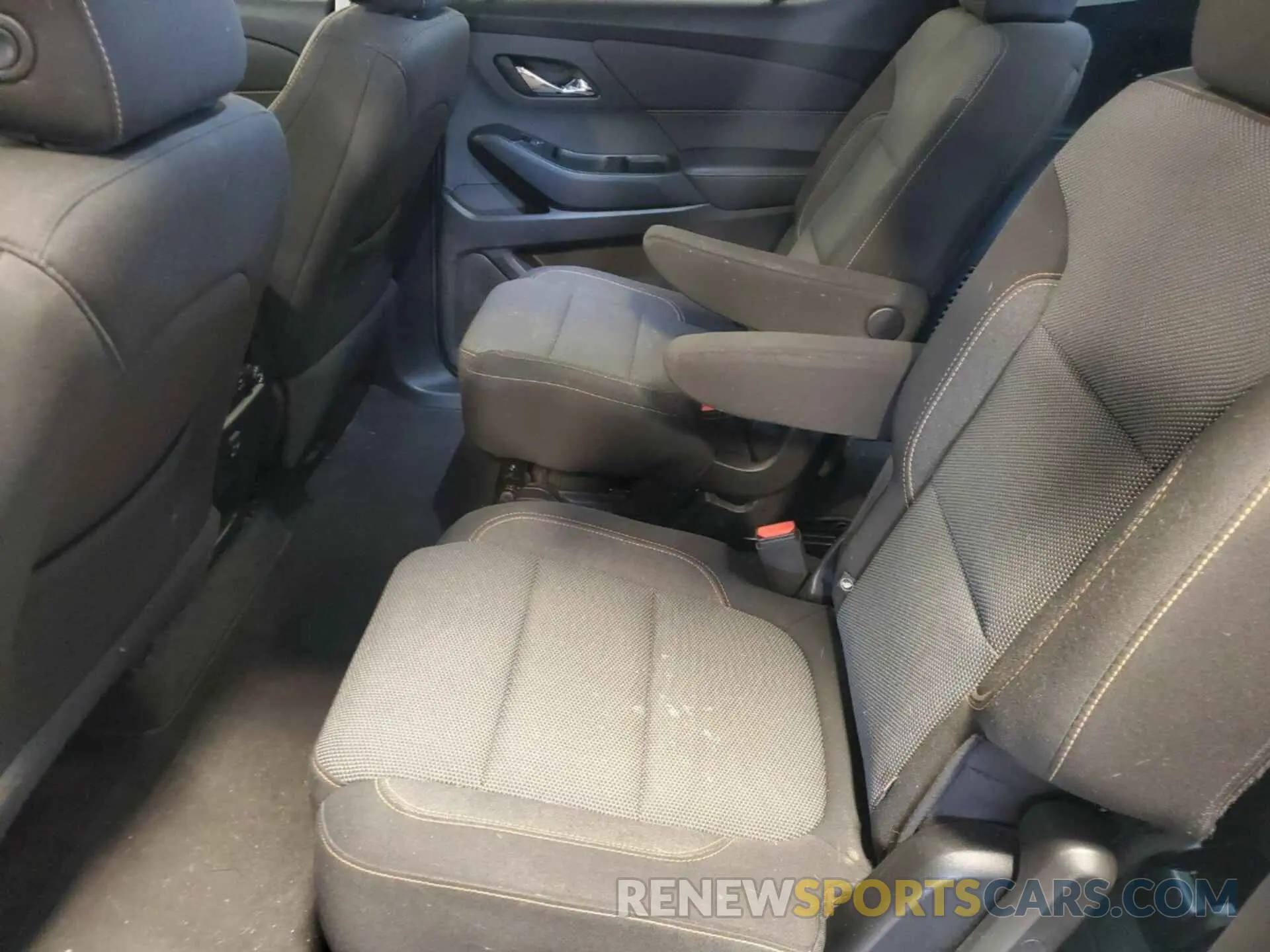 13 Photograph of a damaged car 1GNEVGKW2LJ169878 CHEVROLET TRAVERSE 2020