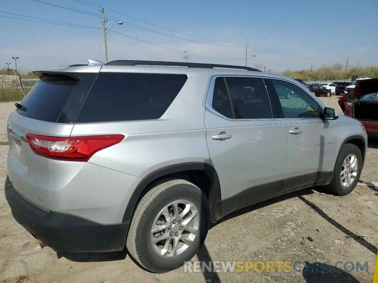 3 Photograph of a damaged car 1GNEVGKW4LJ218210 CHEVROLET TRAVERSE 2020