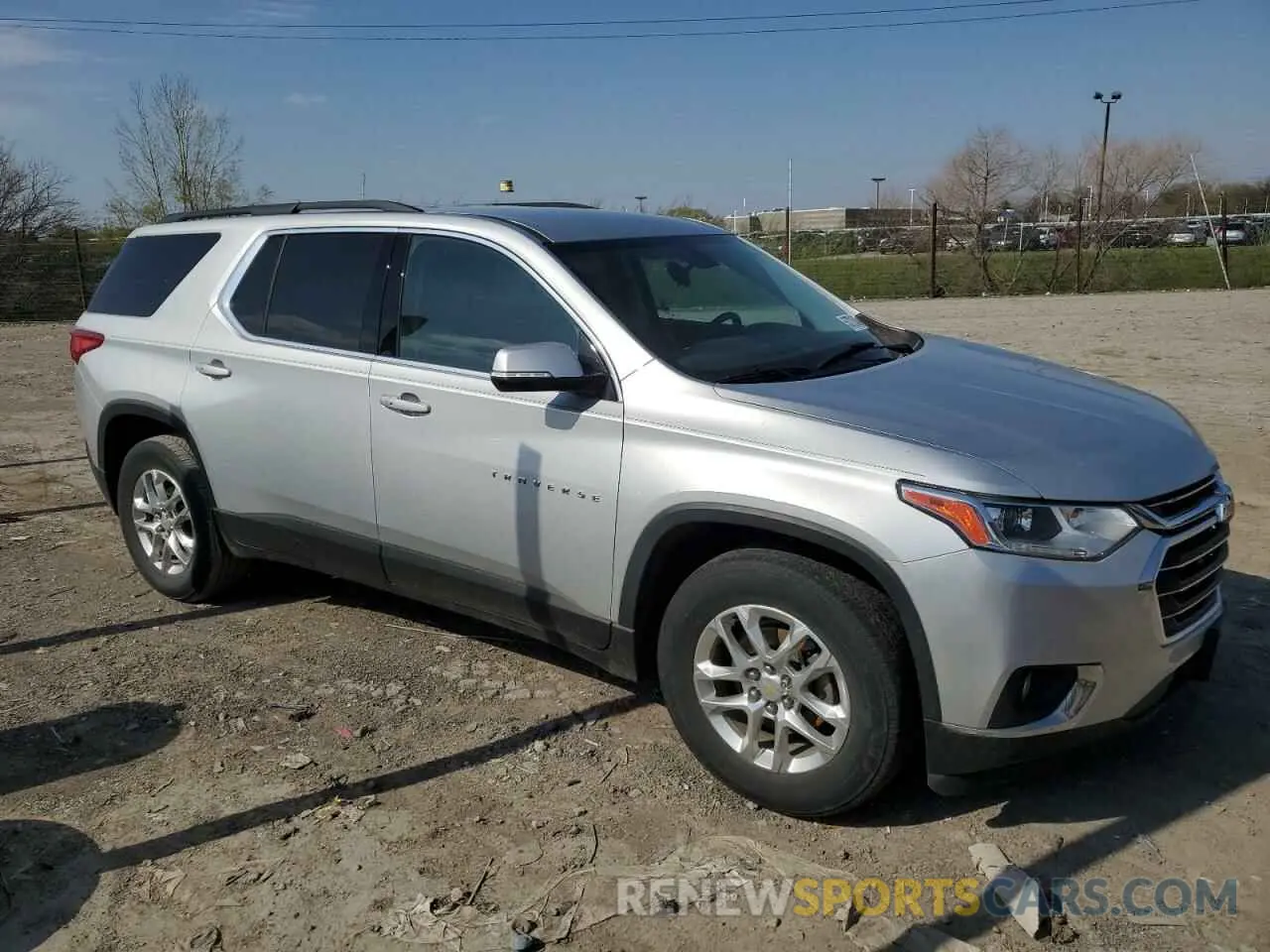 4 Photograph of a damaged car 1GNEVGKW4LJ218210 CHEVROLET TRAVERSE 2020
