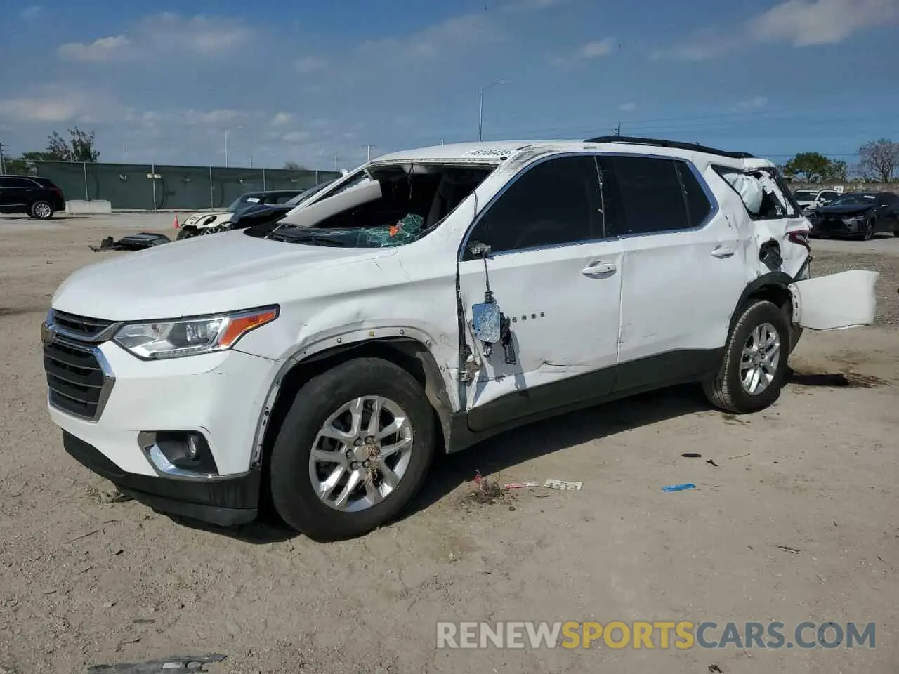 1 Фотография поврежденного автомобиля 1GNEVGKW5LJ247117 CHEVROLET TRAVERSE 2020