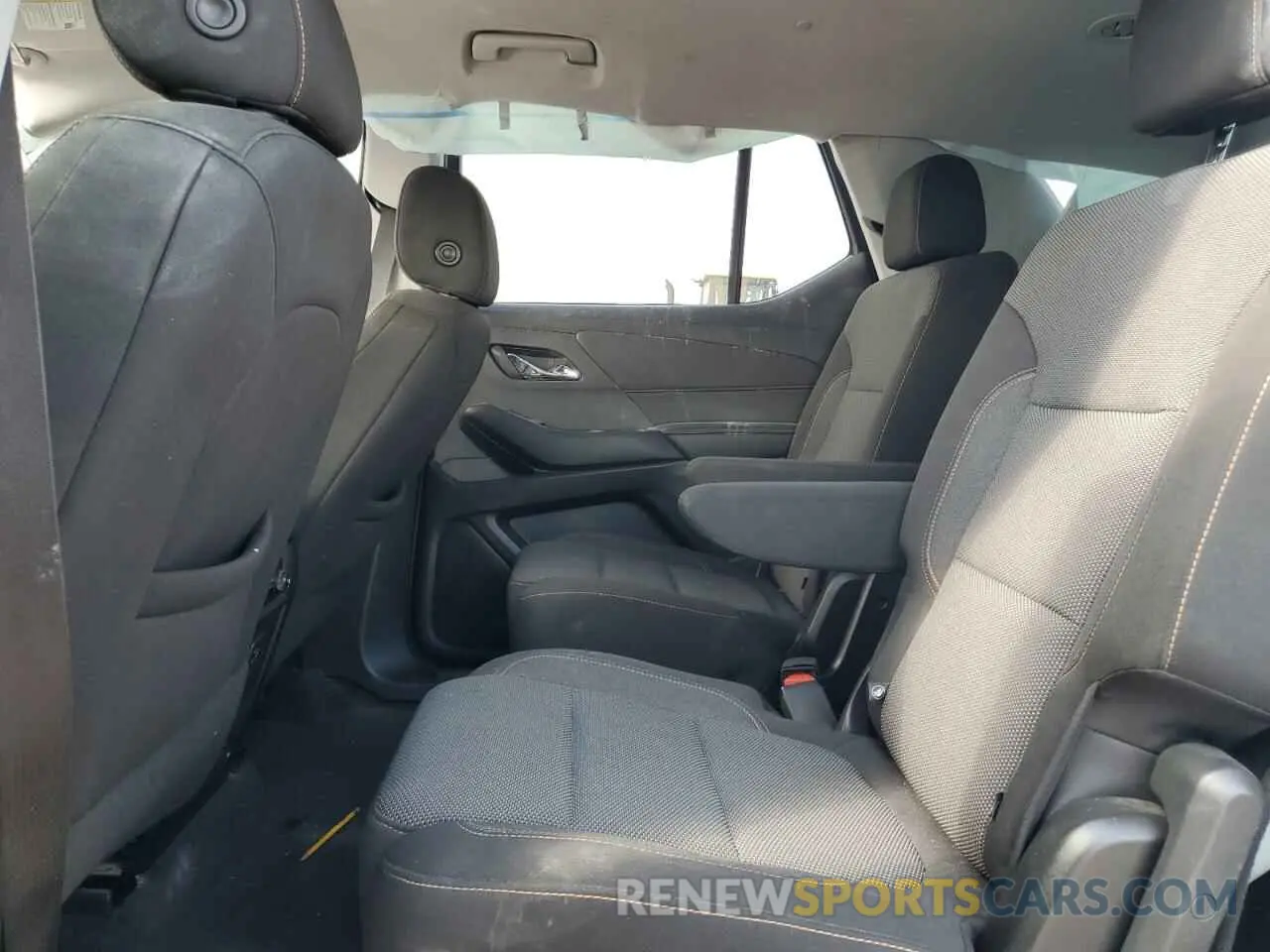 11 Фотография поврежденного автомобиля 1GNEVGKW5LJ247117 CHEVROLET TRAVERSE 2020