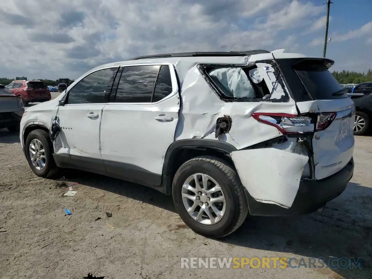 2 Фотография поврежденного автомобиля 1GNEVGKW5LJ247117 CHEVROLET TRAVERSE 2020