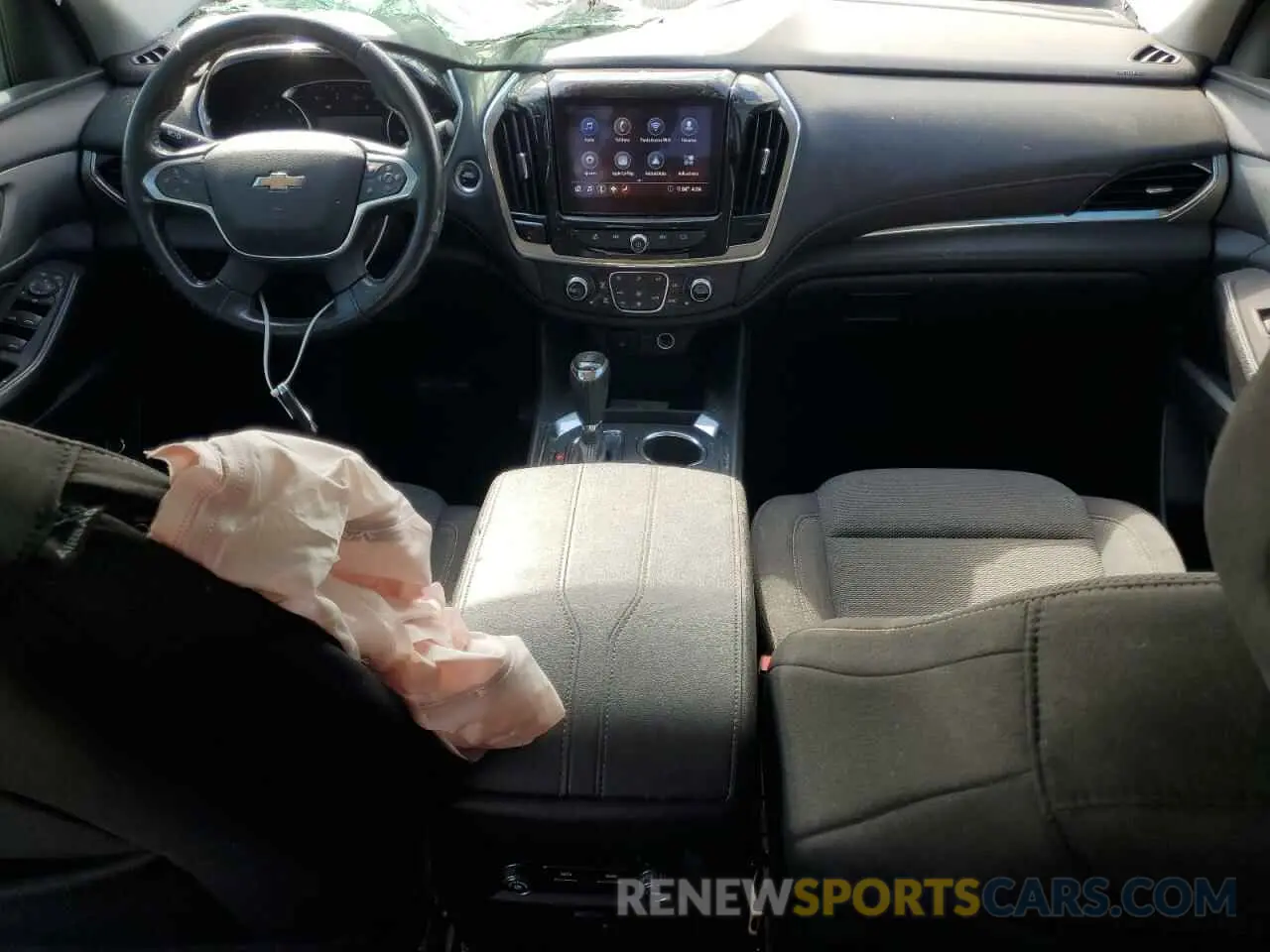 8 Фотография поврежденного автомобиля 1GNEVGKW5LJ247117 CHEVROLET TRAVERSE 2020