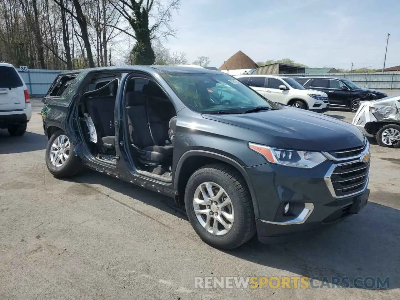 4 Фотография поврежденного автомобиля 1GNEVGKW5LJ270767 CHEVROLET TRAVERSE 2020