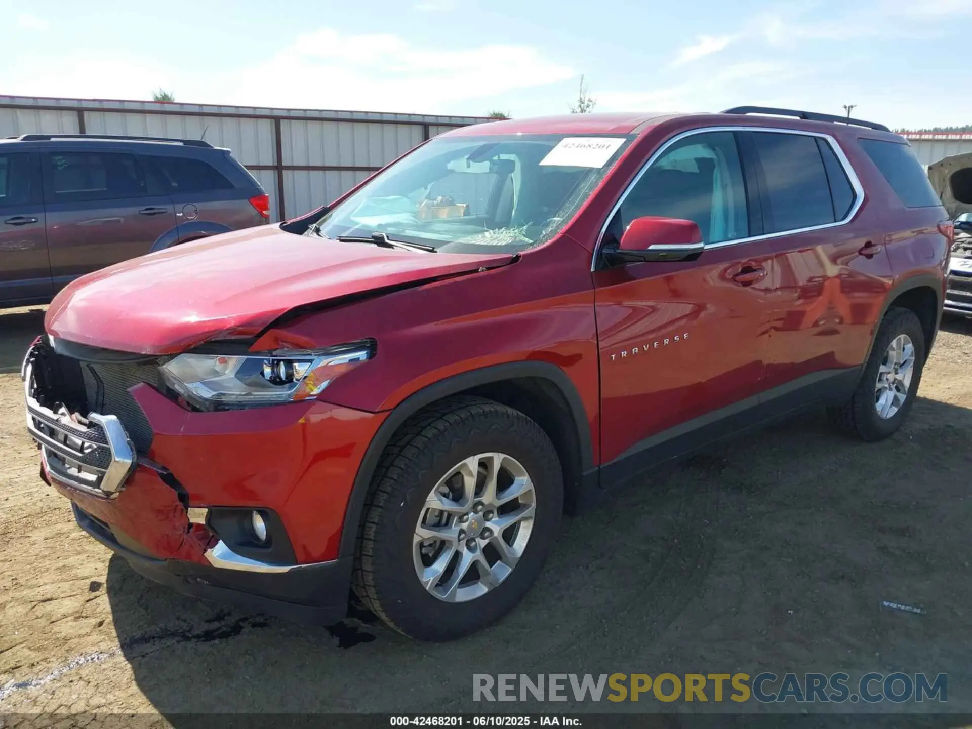 2 Photograph of a damaged car 1GNEVGKWXLJ118564 CHEVROLET TRAVERSE 2020