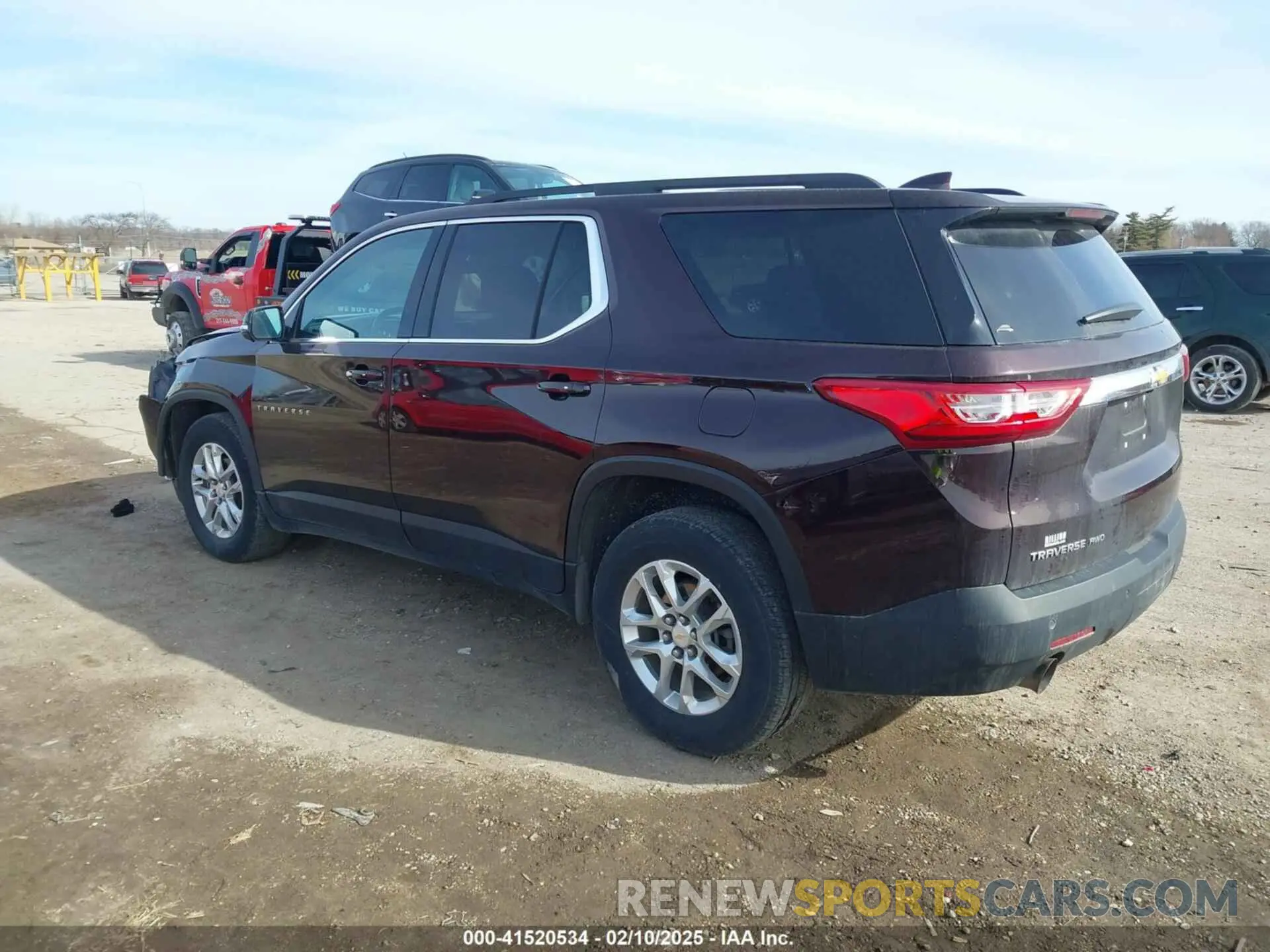 3 Photograph of a damaged car 1GNEVGKWXLJ151077 CHEVROLET TRAVERSE 2020