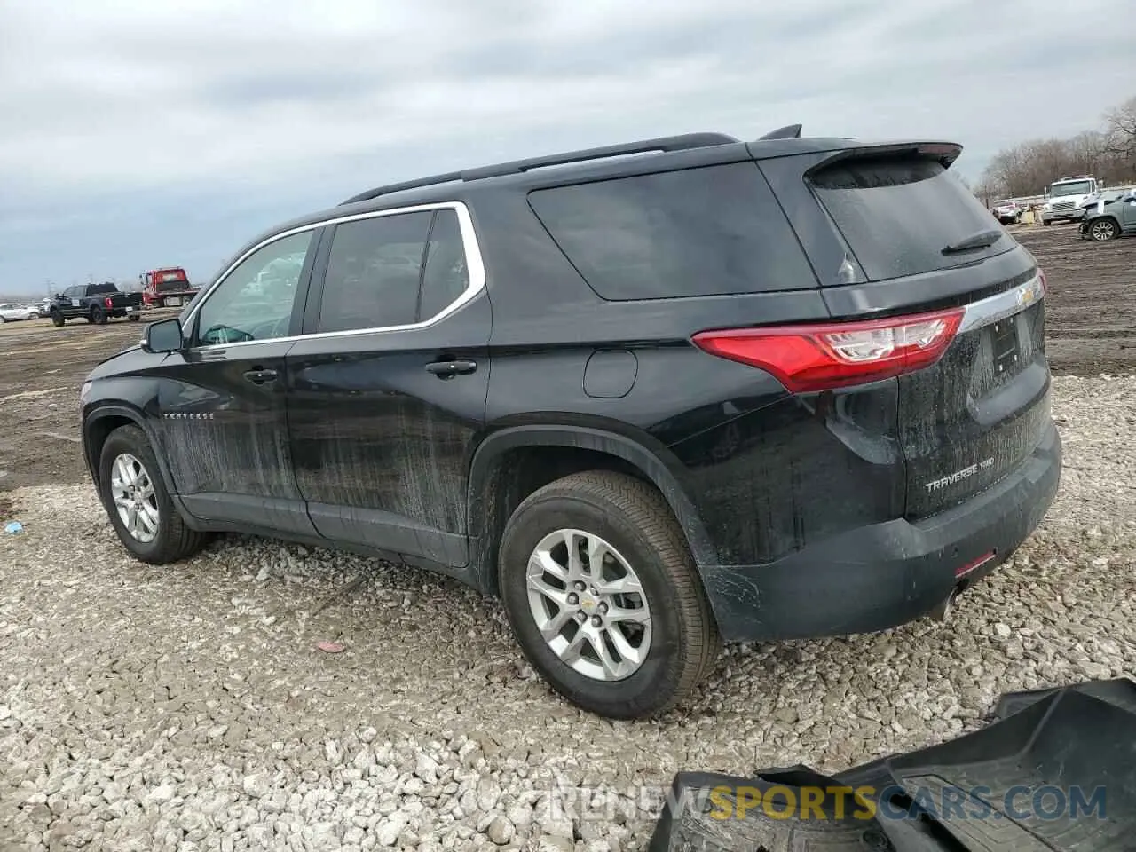 2 Photograph of a damaged car 1GNEVGKWXLJ172205 CHEVROLET TRAVERSE 2020