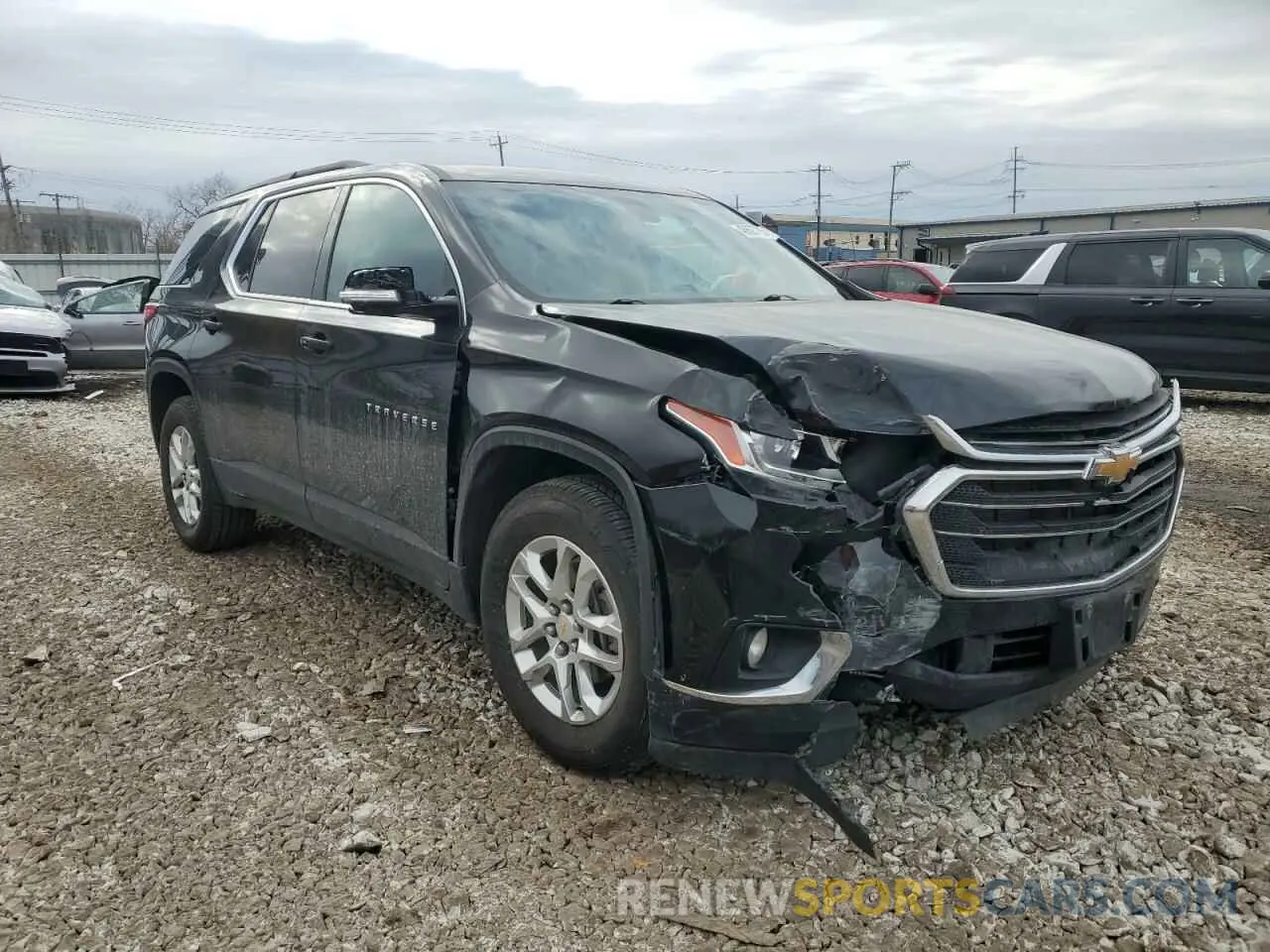 4 Photograph of a damaged car 1GNEVGKWXLJ172205 CHEVROLET TRAVERSE 2020