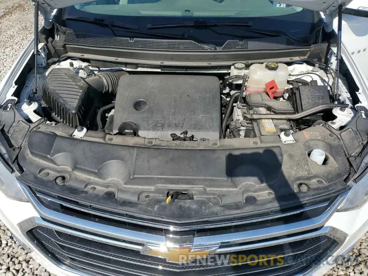 12 Photograph of a damaged car 1GNEVGKWXLJ199825 CHEVROLET TRAVERSE 2020