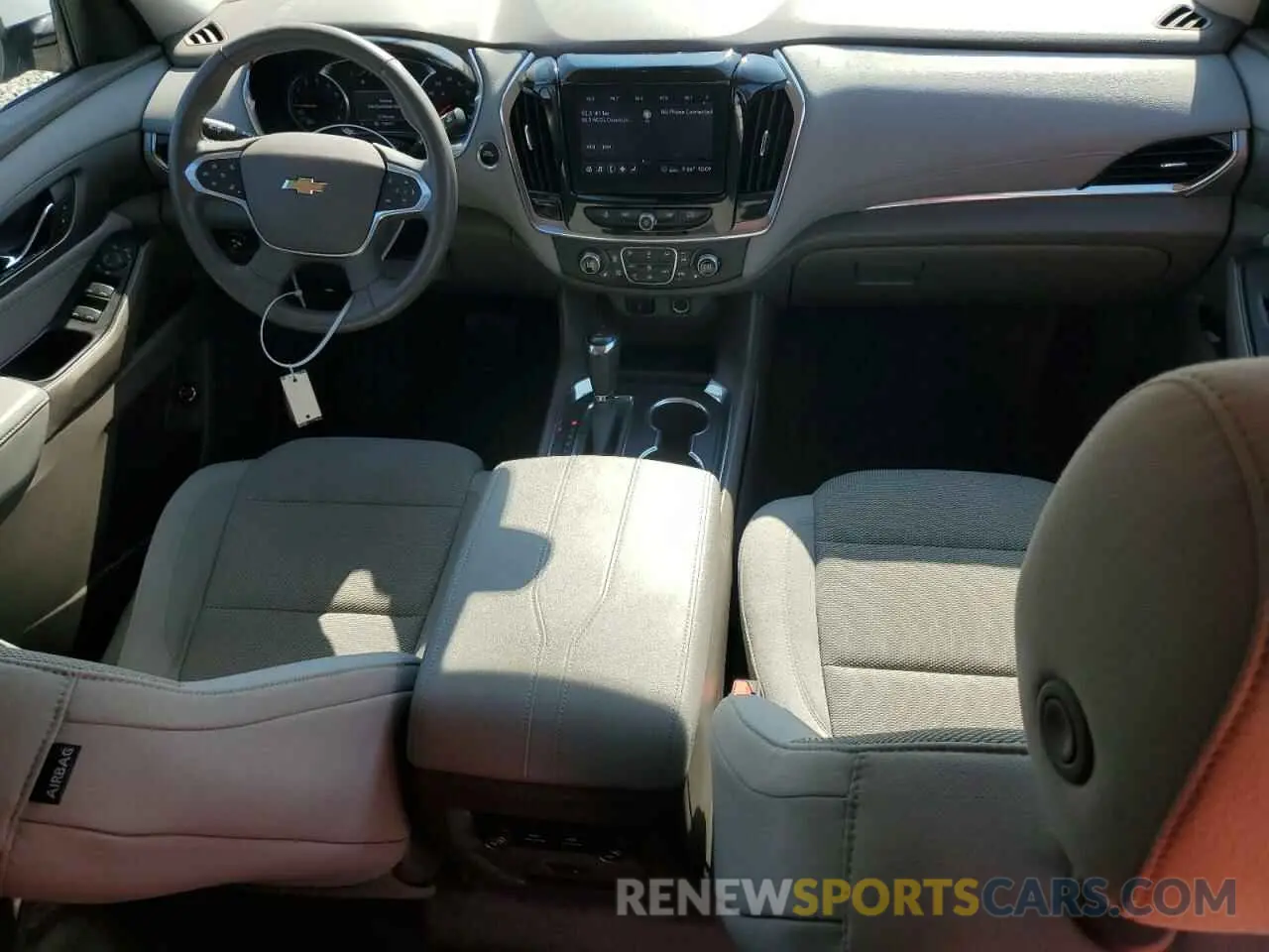 8 Photograph of a damaged car 1GNEVGKWXLJ199825 CHEVROLET TRAVERSE 2020