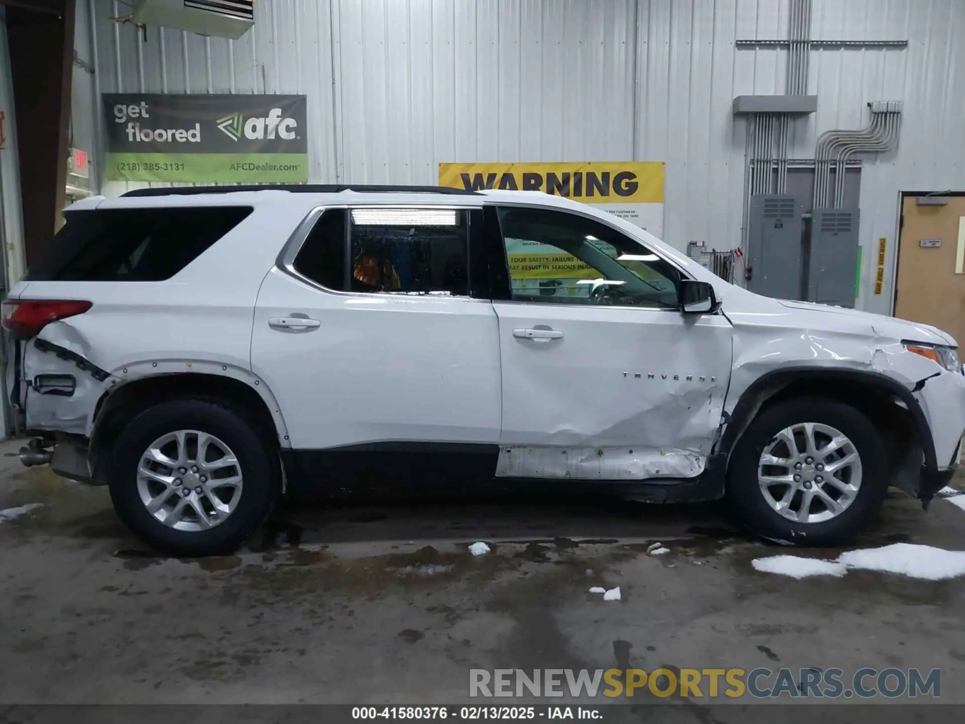 14 Photograph of a damaged car 1GNEVGKWXLJ307361 CHEVROLET TRAVERSE 2020