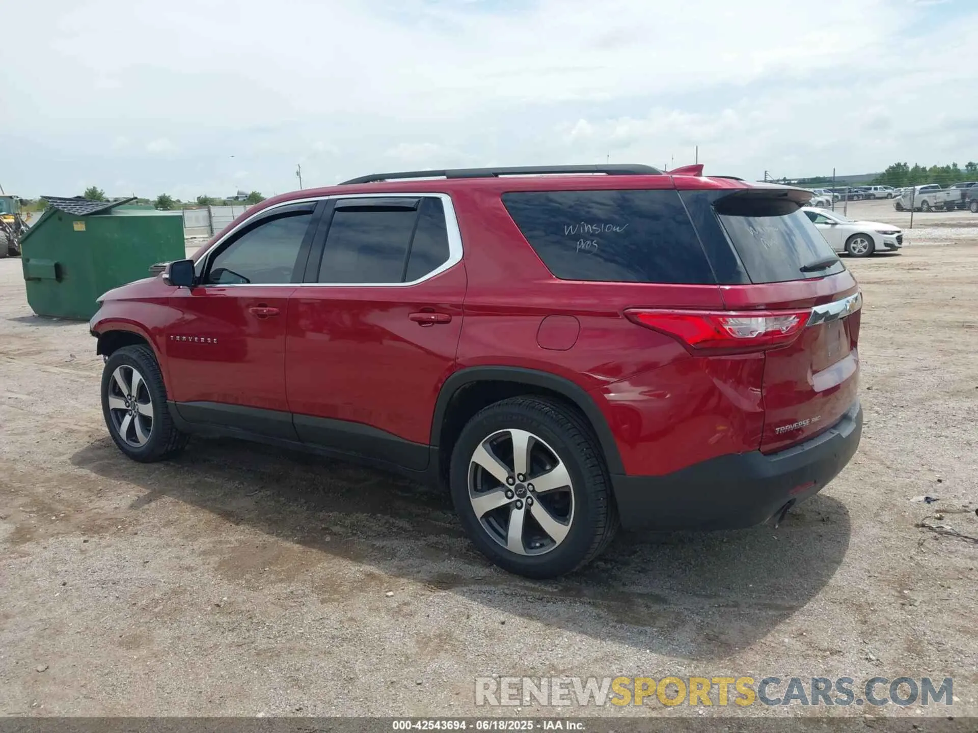 15 Photograph of a damaged car 1GNEVHKW0LJ322859 CHEVROLET TRAVERSE 2020