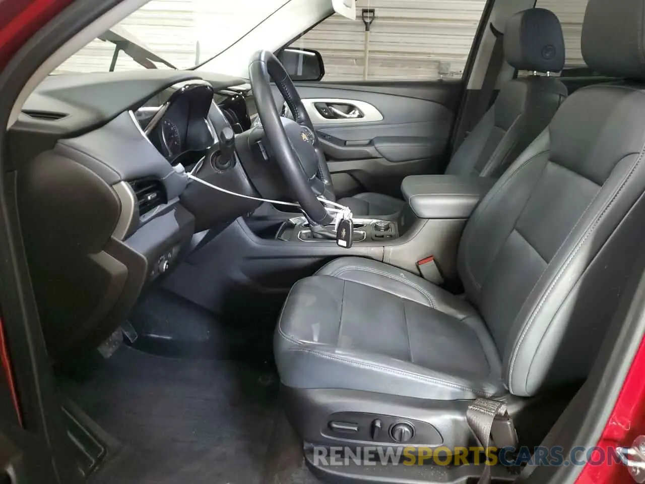 7 Photograph of a damaged car 1GNEVHKW1LJ311983 CHEVROLET TRAVERSE 2020