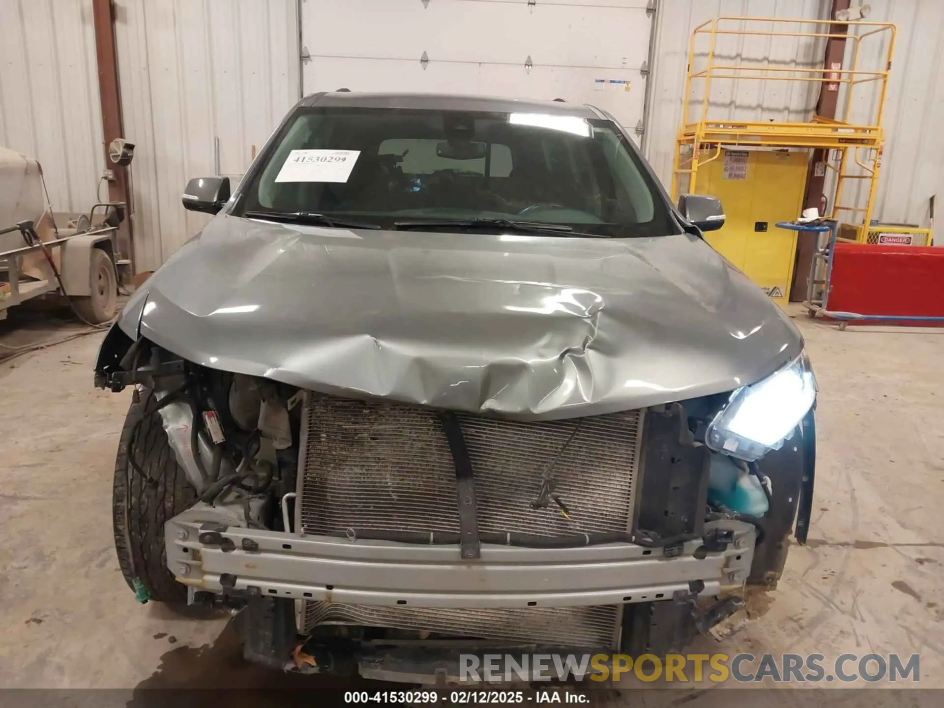 12 Photograph of a damaged car 1GNEVHKW2LJ133629 CHEVROLET TRAVERSE 2020