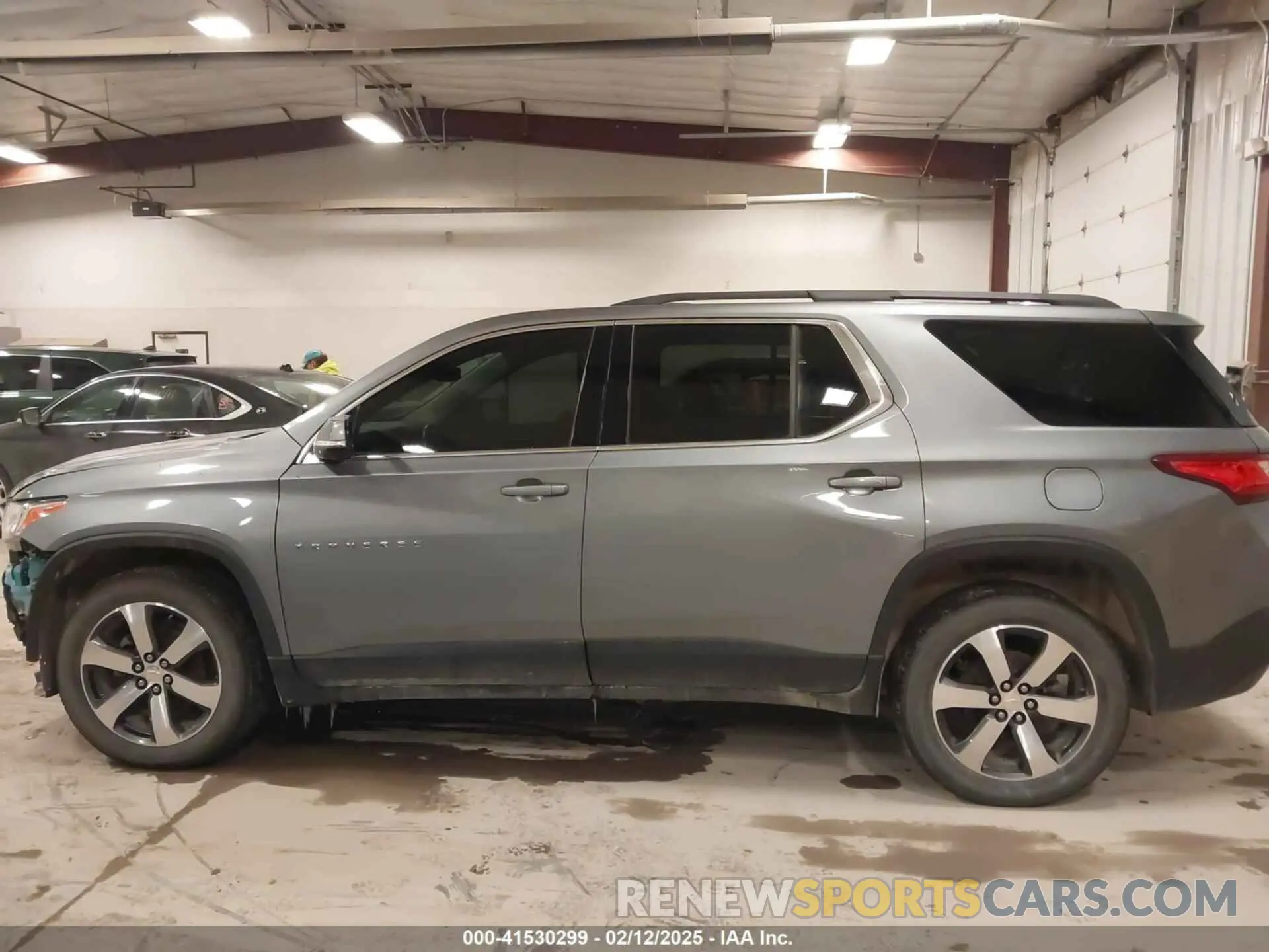 14 Photograph of a damaged car 1GNEVHKW2LJ133629 CHEVROLET TRAVERSE 2020