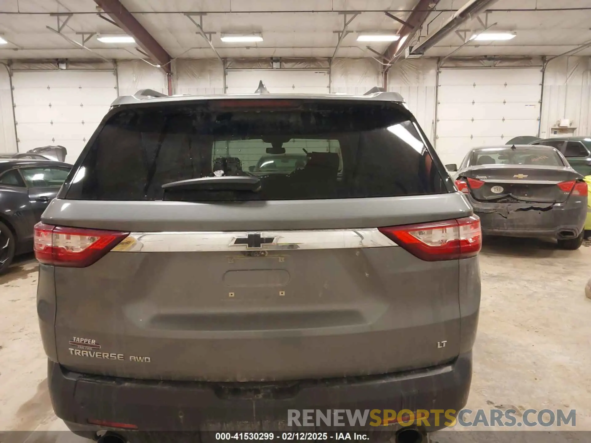 16 Photograph of a damaged car 1GNEVHKW2LJ133629 CHEVROLET TRAVERSE 2020