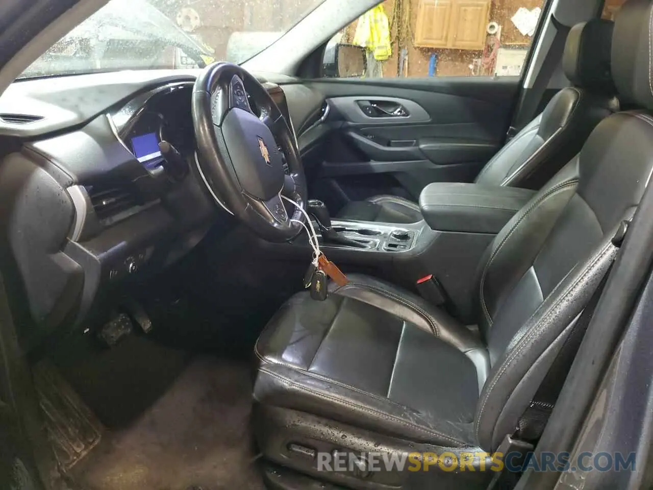 7 Photograph of a damaged car 1GNEVHKW2LJ214730 CHEVROLET TRAVERSE 2020