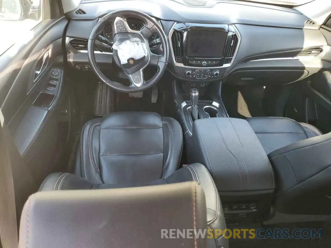 8 Фотография поврежденного автомобиля 1GNEVHKW3LJ115382 CHEVROLET TRAVERSE 2020