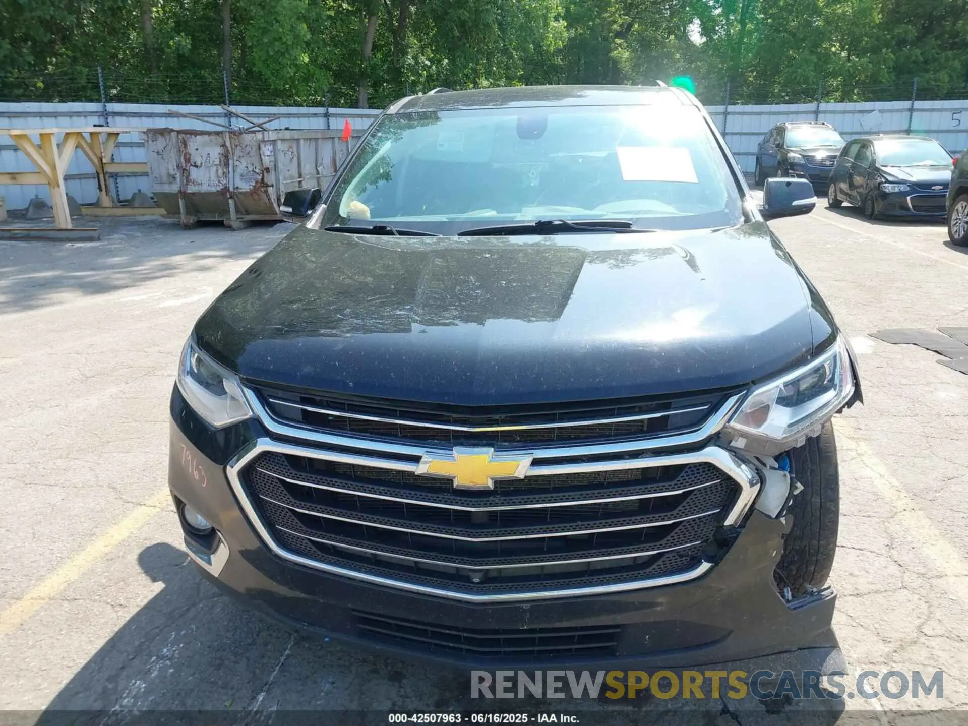 12 Photograph of a damaged car 1GNEVHKW3LJ164808 CHEVROLET TRAVERSE 2020