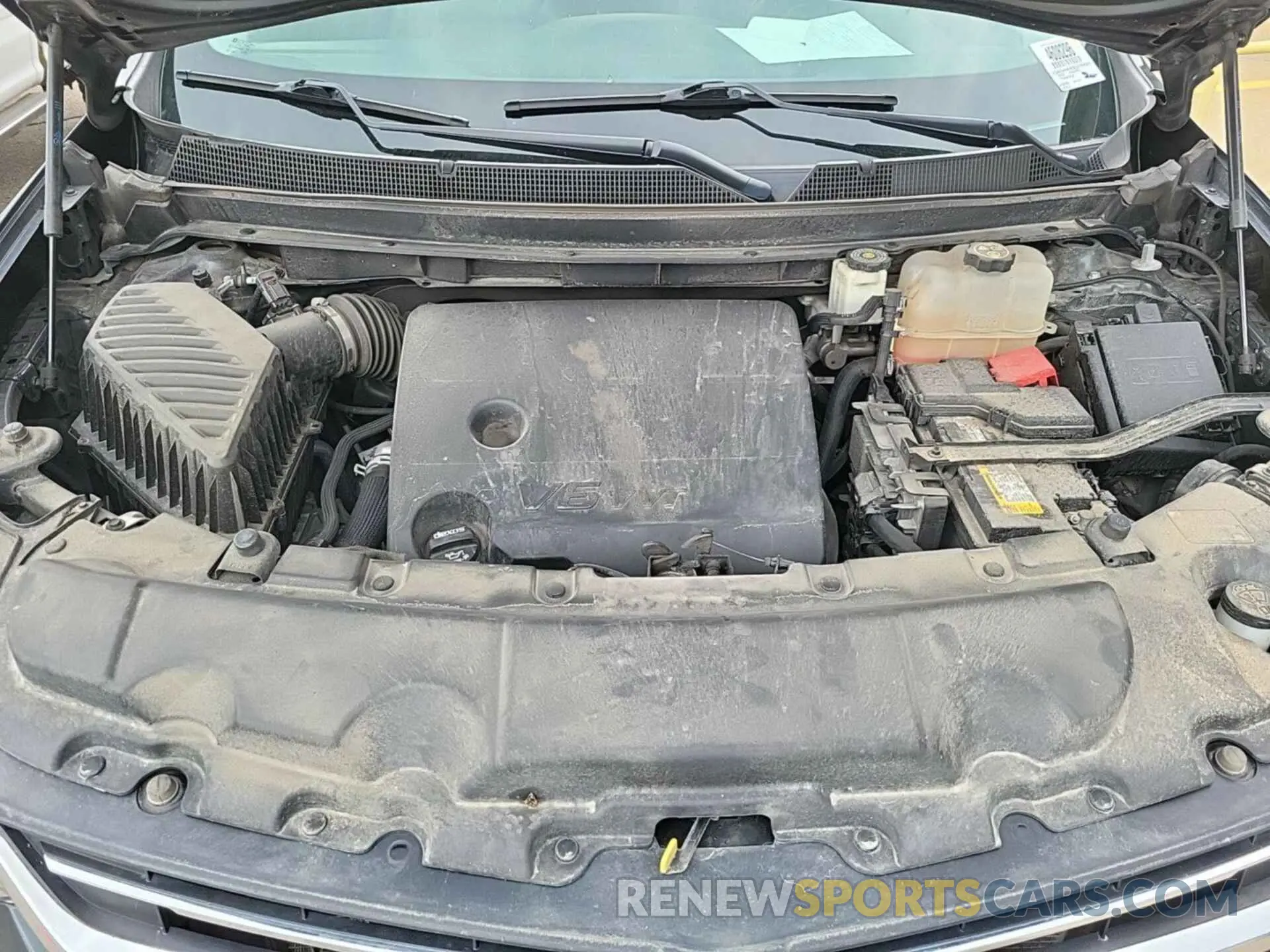 1 Photograph of a damaged car 1GNEVHKW3LJ189501 CHEVROLET TRAVERSE 2020
