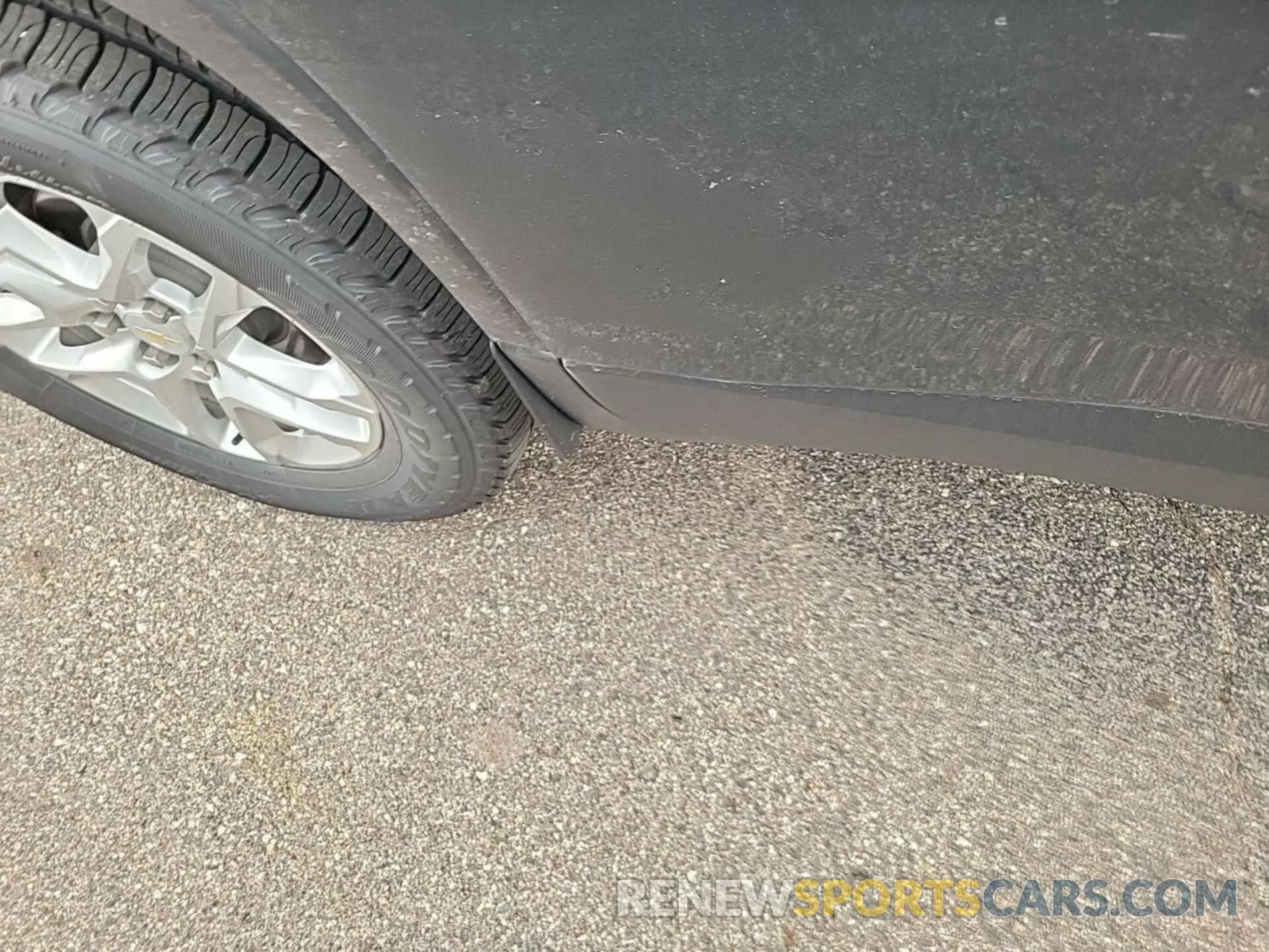 12 Photograph of a damaged car 1GNEVHKW3LJ189501 CHEVROLET TRAVERSE 2020