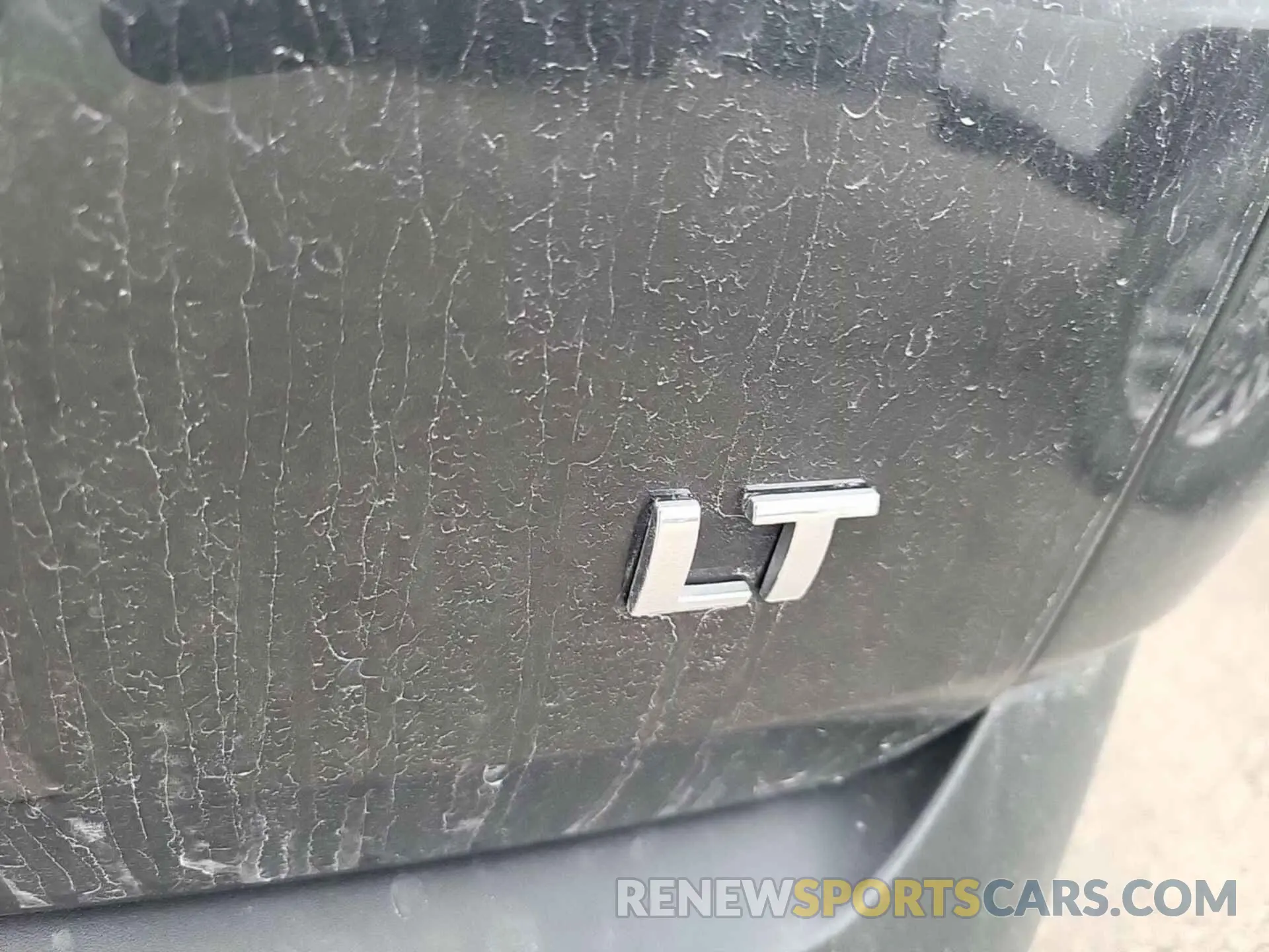 23 Photograph of a damaged car 1GNEVHKW3LJ189501 CHEVROLET TRAVERSE 2020