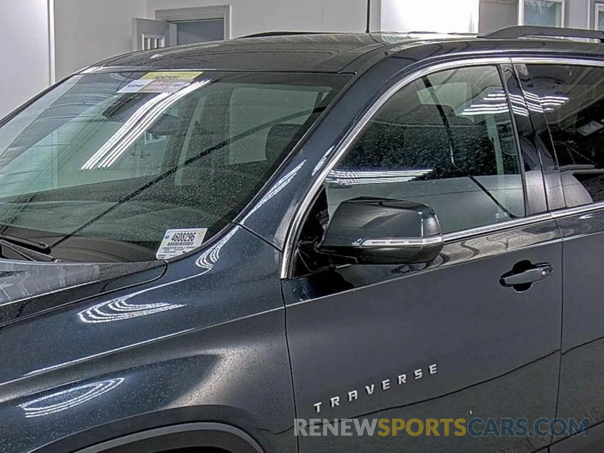 7 Photograph of a damaged car 1GNEVHKW3LJ189501 CHEVROLET TRAVERSE 2020