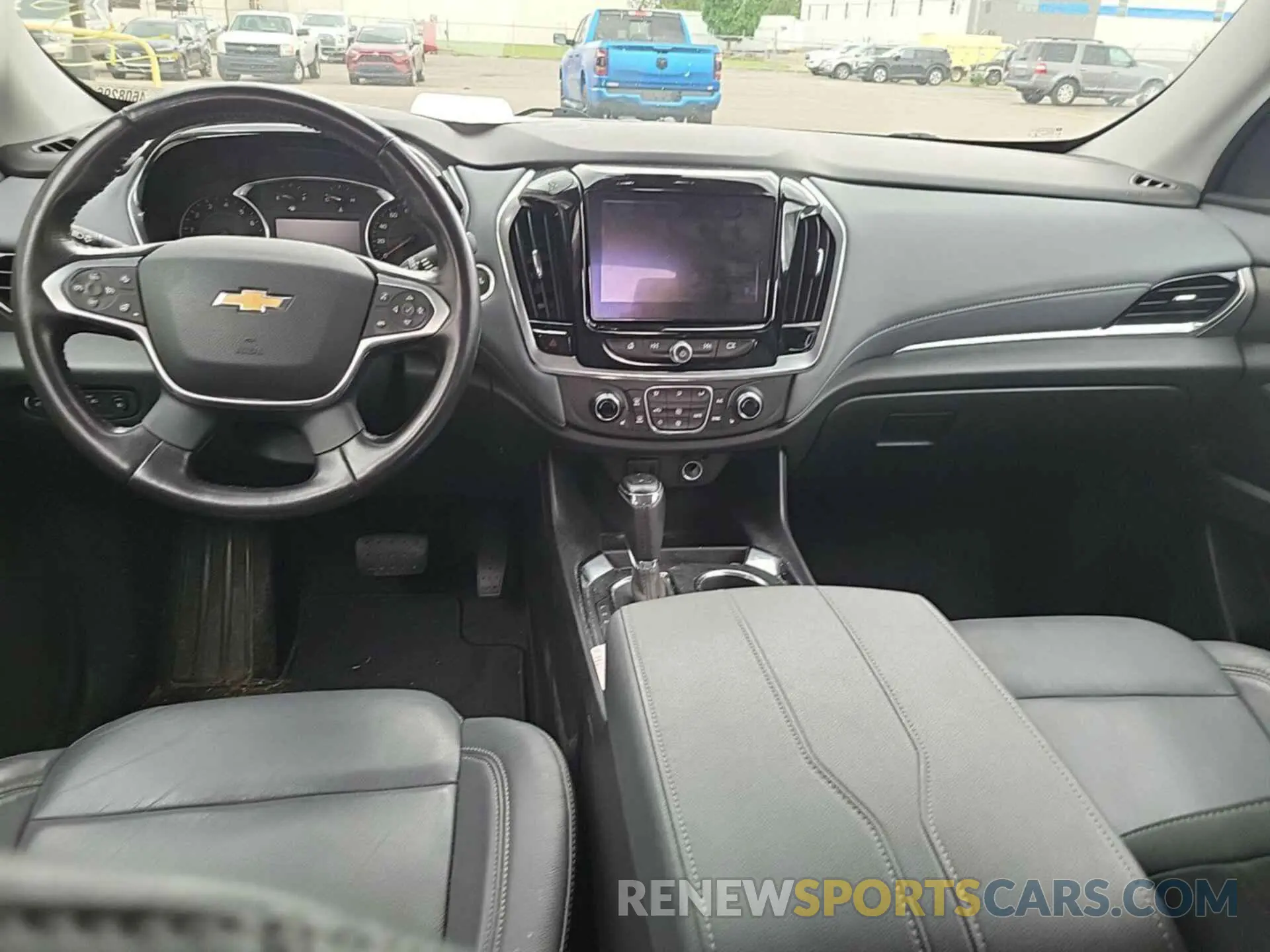 9 Photograph of a damaged car 1GNEVHKW3LJ189501 CHEVROLET TRAVERSE 2020