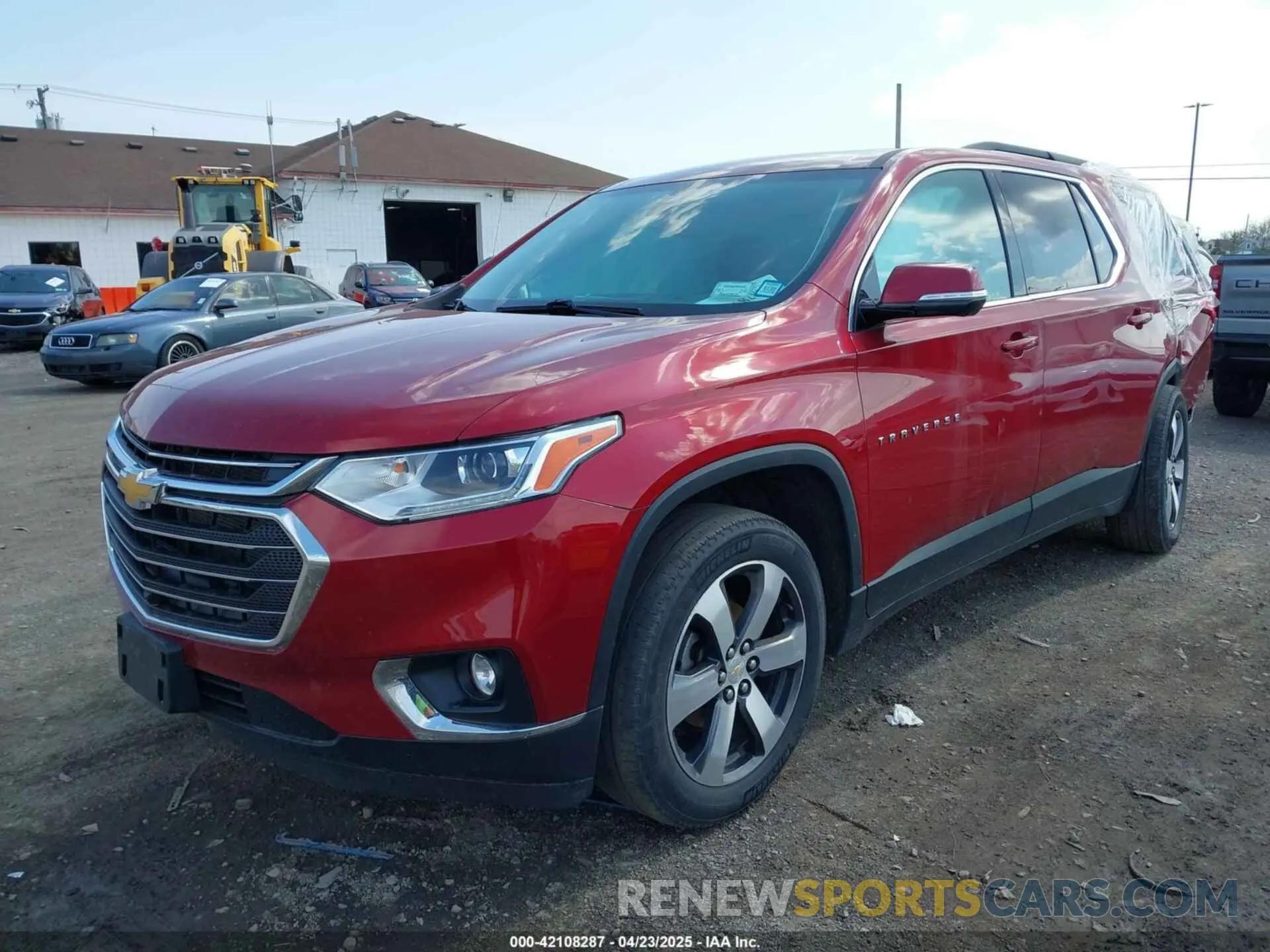 2 Photograph of a damaged car 1GNEVHKW5LJ212048 CHEVROLET TRAVERSE 2020