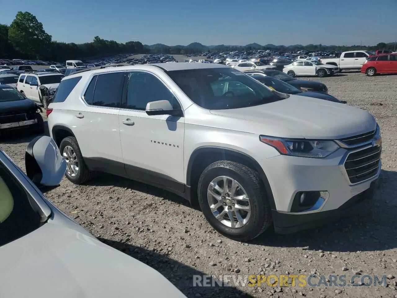 4 Photograph of a damaged car 1GNEVHKW5LJ326146 CHEVROLET TRAVERSE 2020