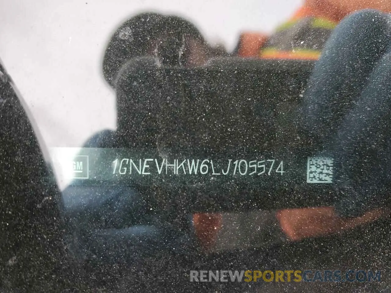 12 Photograph of a damaged car 1GNEVHKW6LJ105574 CHEVROLET TRAVERSE 2020