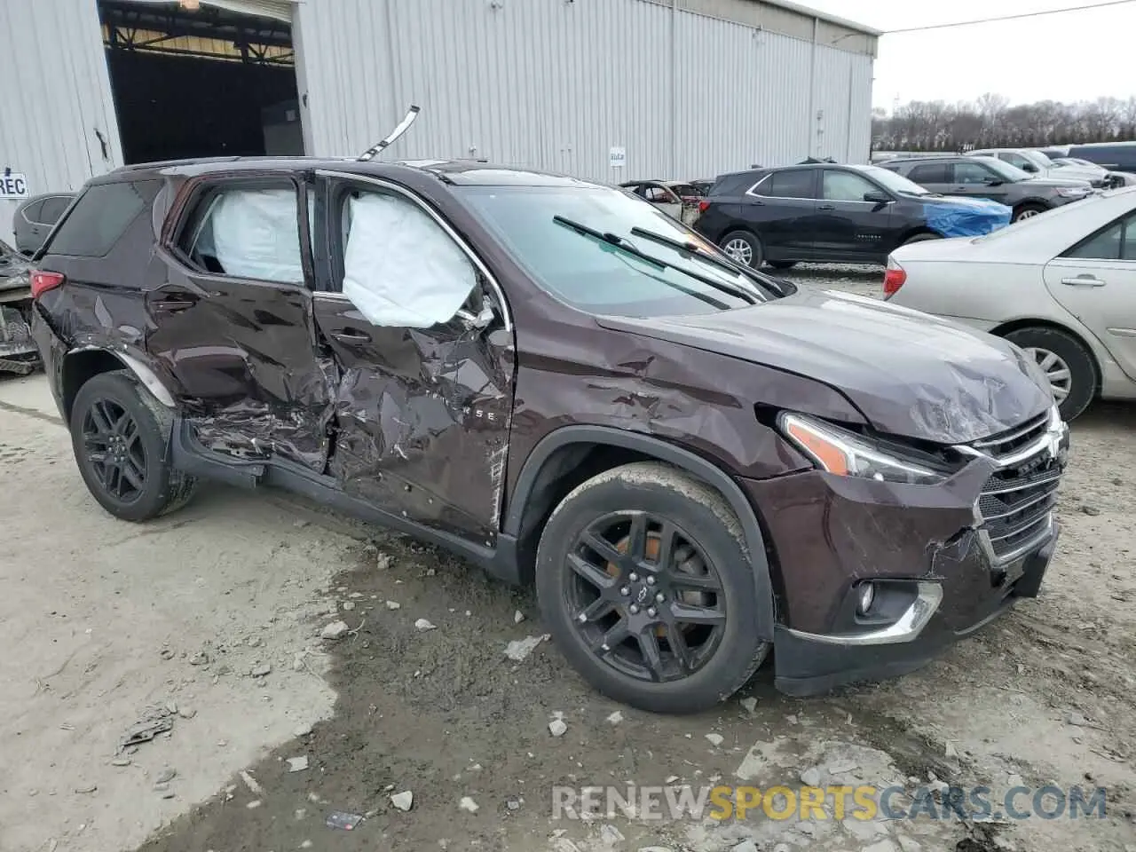 4 Photograph of a damaged car 1GNEVHKW6LJ105574 CHEVROLET TRAVERSE 2020