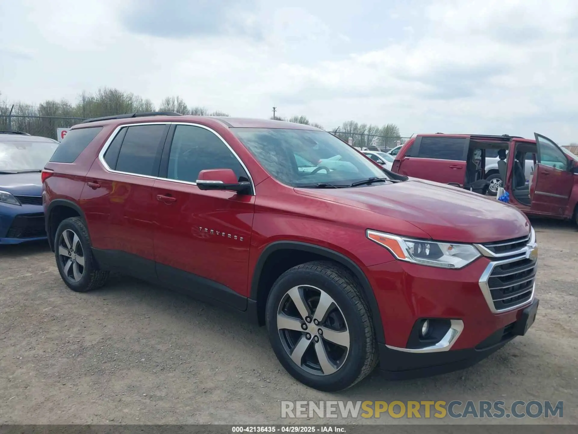 1 Фотография поврежденного автомобиля 1GNEVHKW6LJ236648 CHEVROLET TRAVERSE 2020