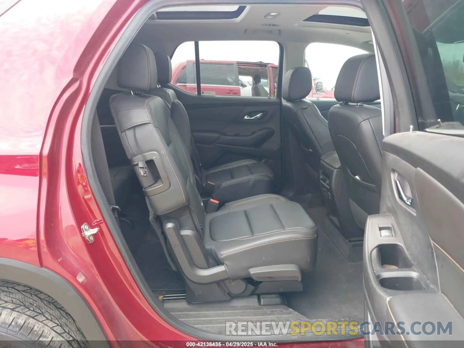 8 Фотография поврежденного автомобиля 1GNEVHKW6LJ236648 CHEVROLET TRAVERSE 2020