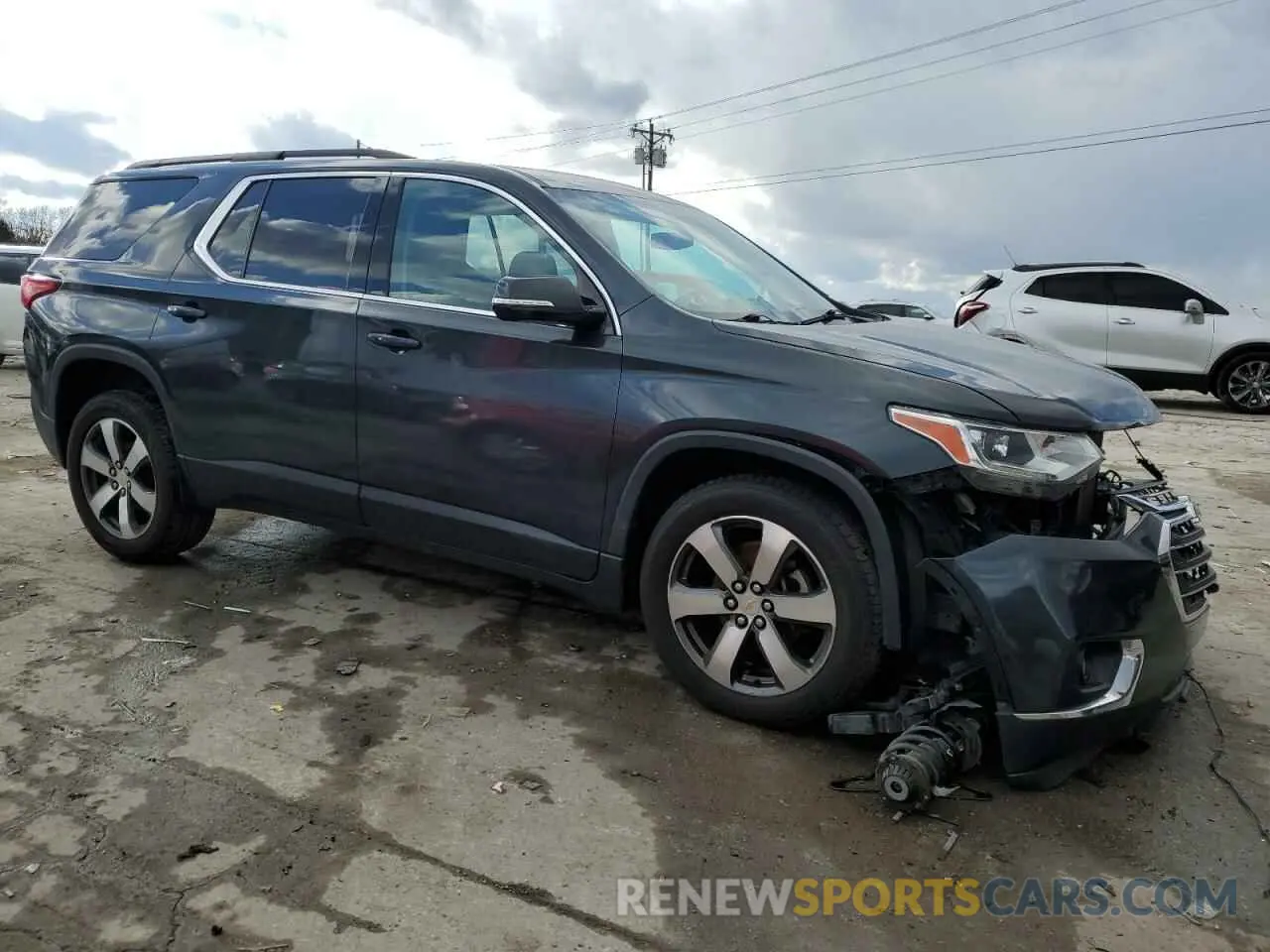 4 Photograph of a damaged car 1GNEVHKW9LJ134633 CHEVROLET TRAVERSE 2020