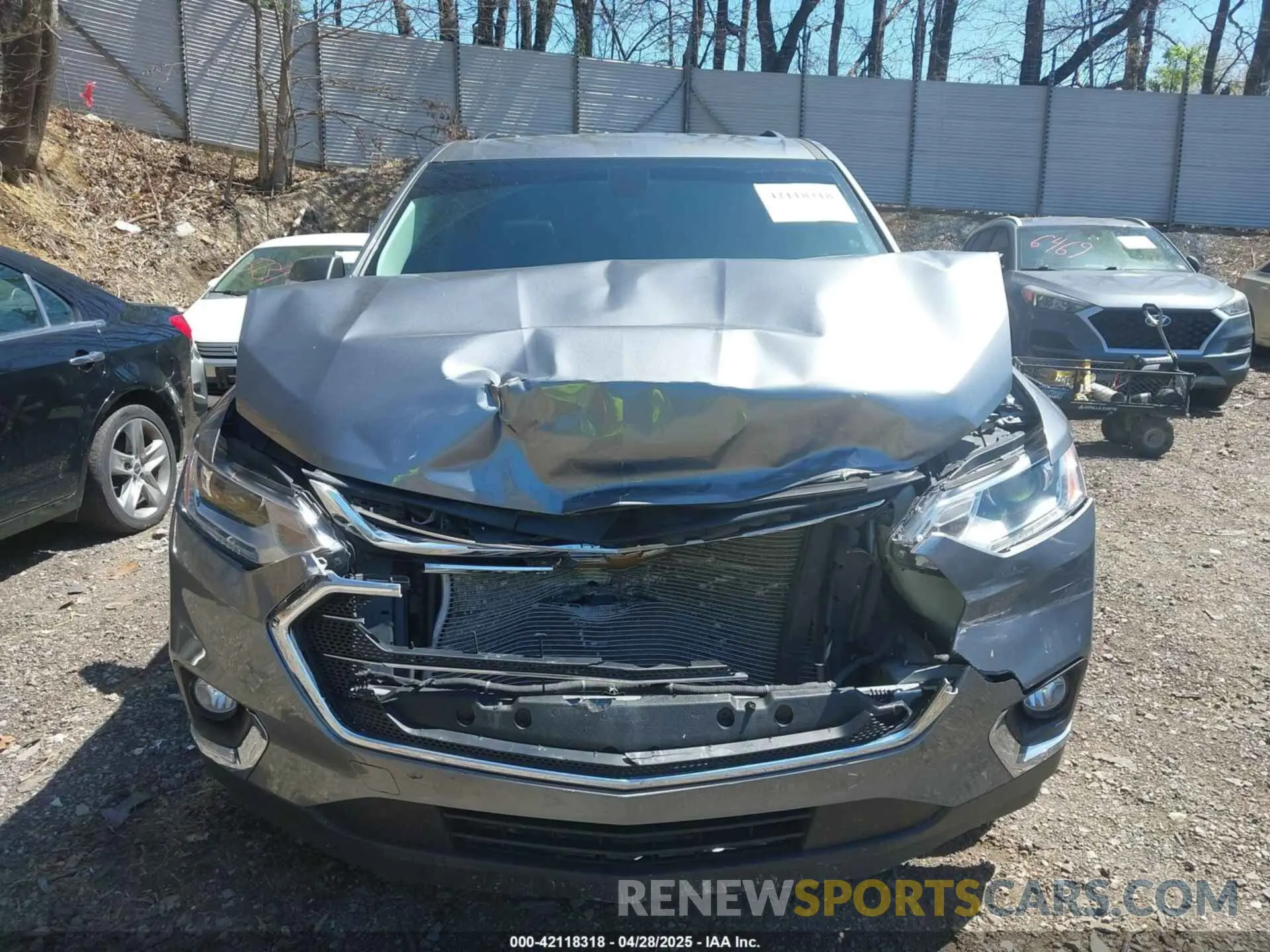 13 Photograph of a damaged car 1GNEVHKWXLJ185400 CHEVROLET TRAVERSE 2020