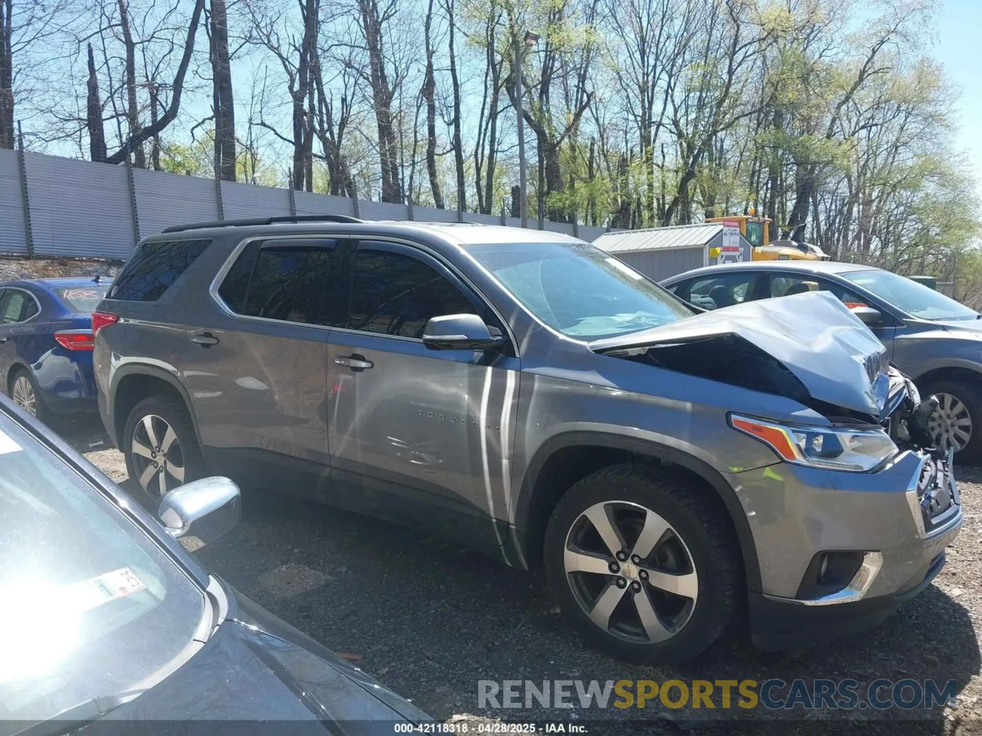 14 Photograph of a damaged car 1GNEVHKWXLJ185400 CHEVROLET TRAVERSE 2020