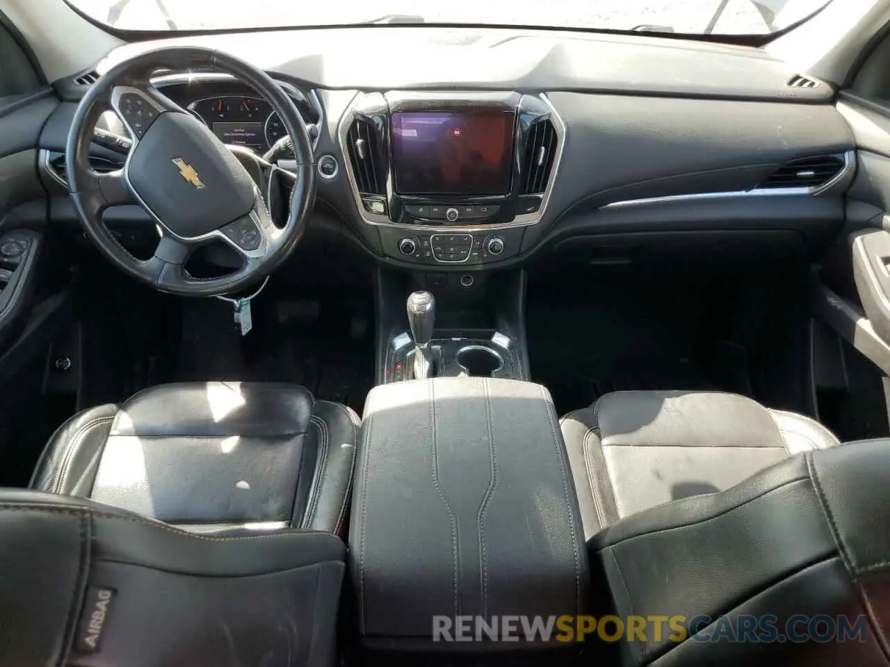8 Photograph of a damaged car 1GNEVHKWXLJ238869 CHEVROLET TRAVERSE 2020