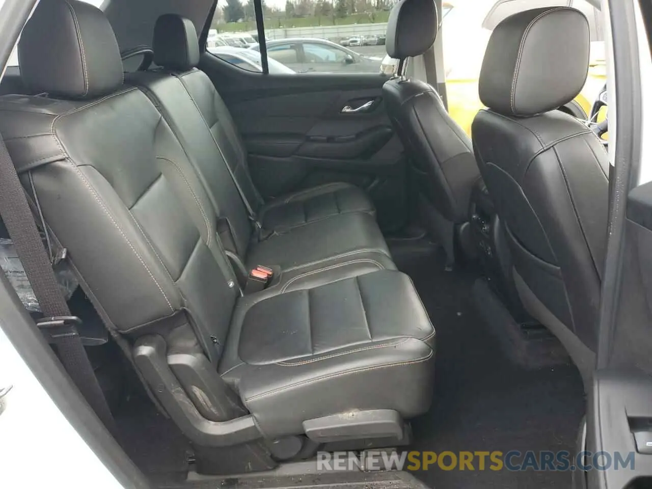 11 Photograph of a damaged car 1GNEVHKWXLJ312050 CHEVROLET TRAVERSE 2020