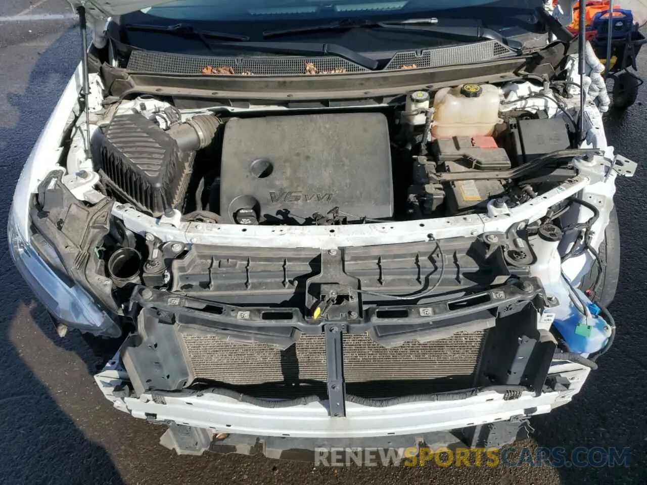 12 Photograph of a damaged car 1GNEVHKWXLJ312050 CHEVROLET TRAVERSE 2020