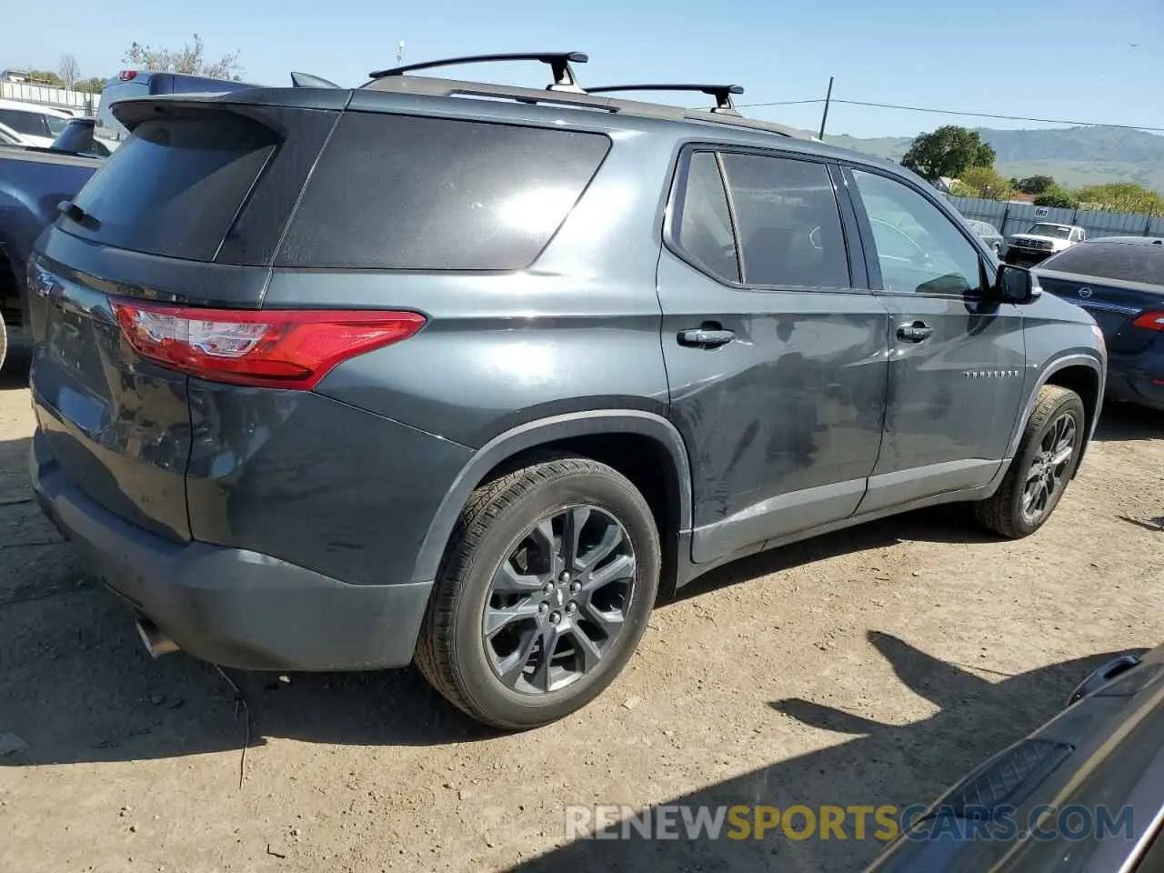 3 Фотография поврежденного автомобиля 1GNEVJKW1LJ226228 CHEVROLET TRAVERSE 2020